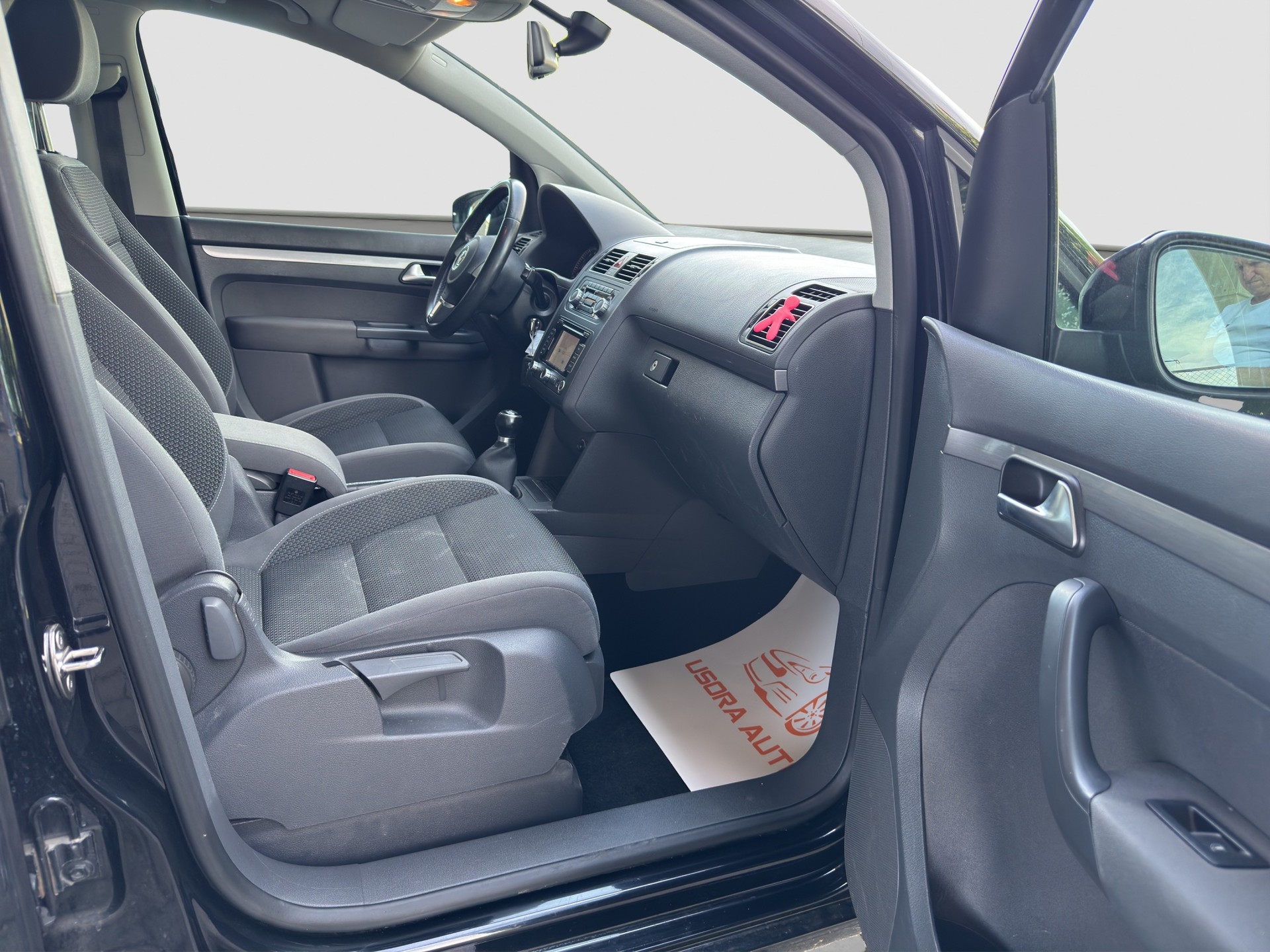 VW TOURAN-image-11