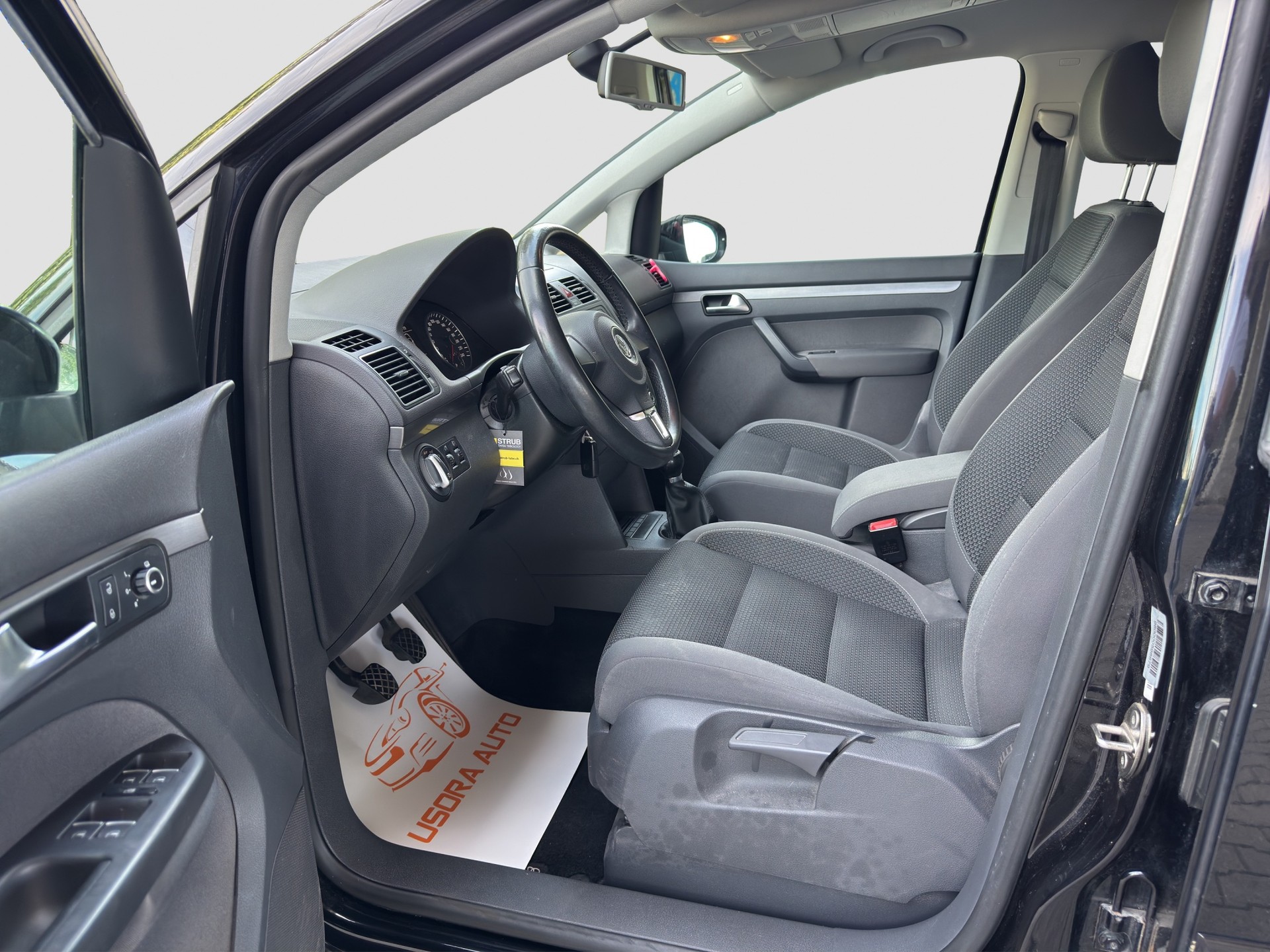 VW TOURAN-image-10