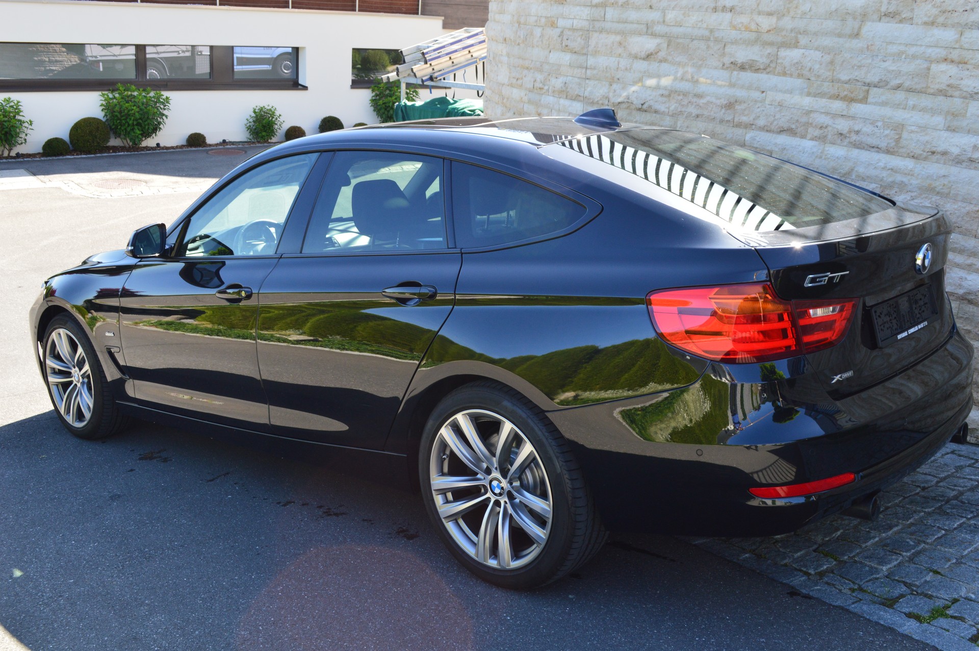BMW 335i GT xDrive Sport Line Steptronic-image-2