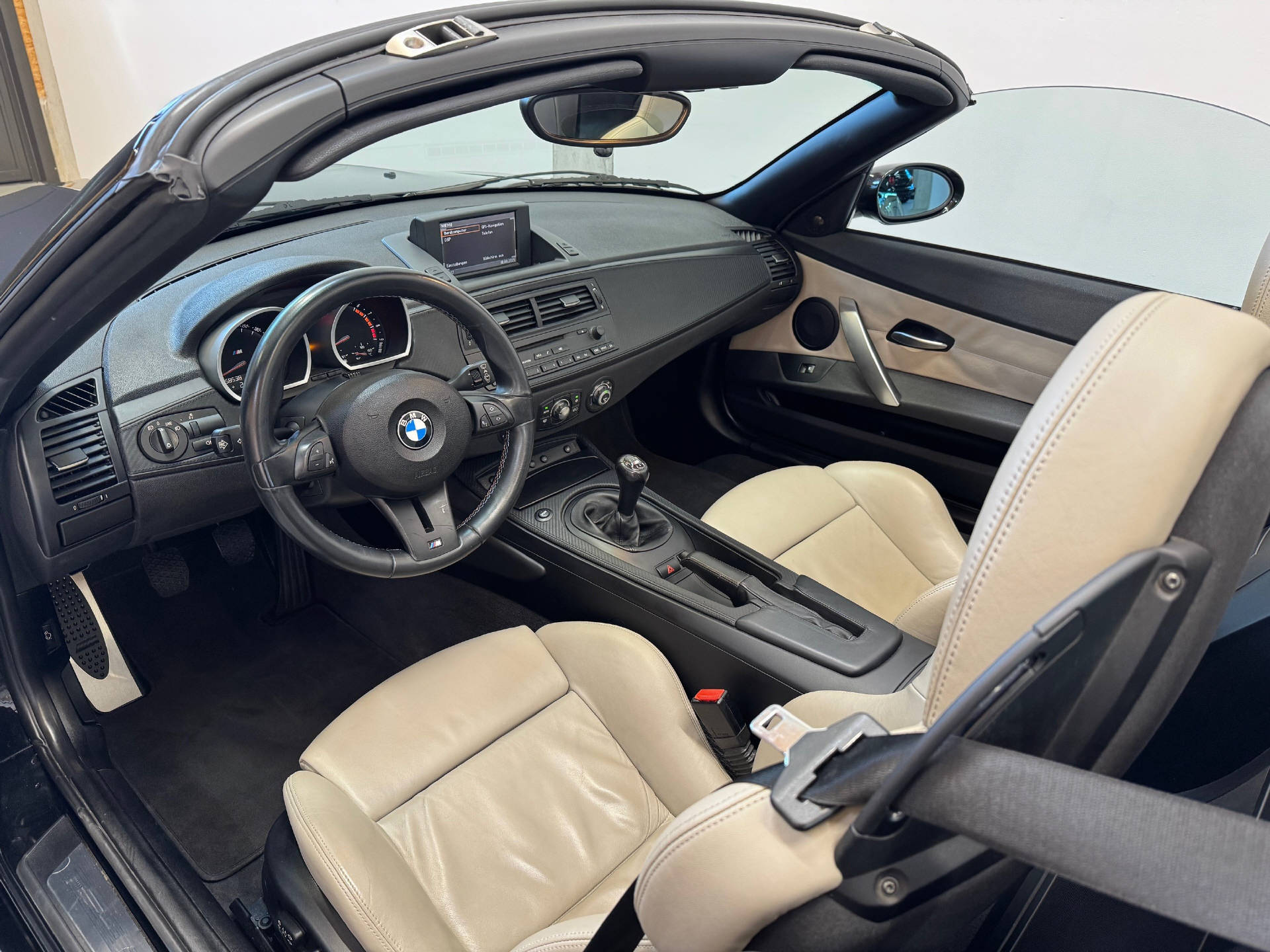 BMW Z4 M Roadster-image-2