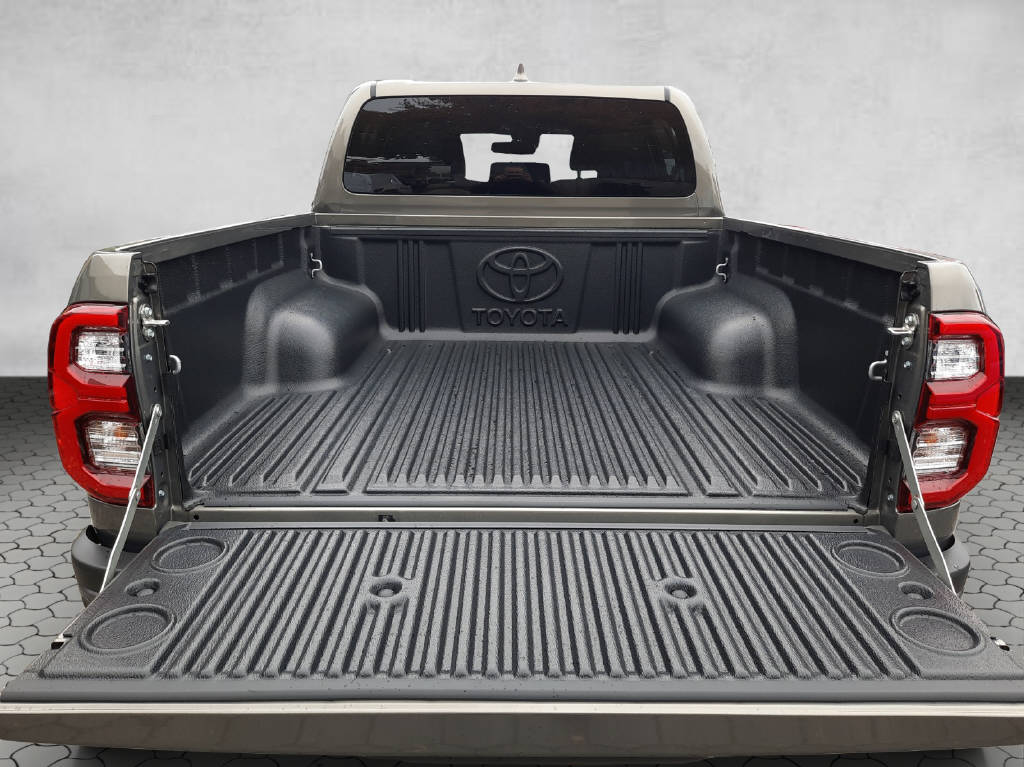 TOYOTA Hilux Double Cab.-Pick-up 2.8 D-4D 204 Invincible MHEV-image-14