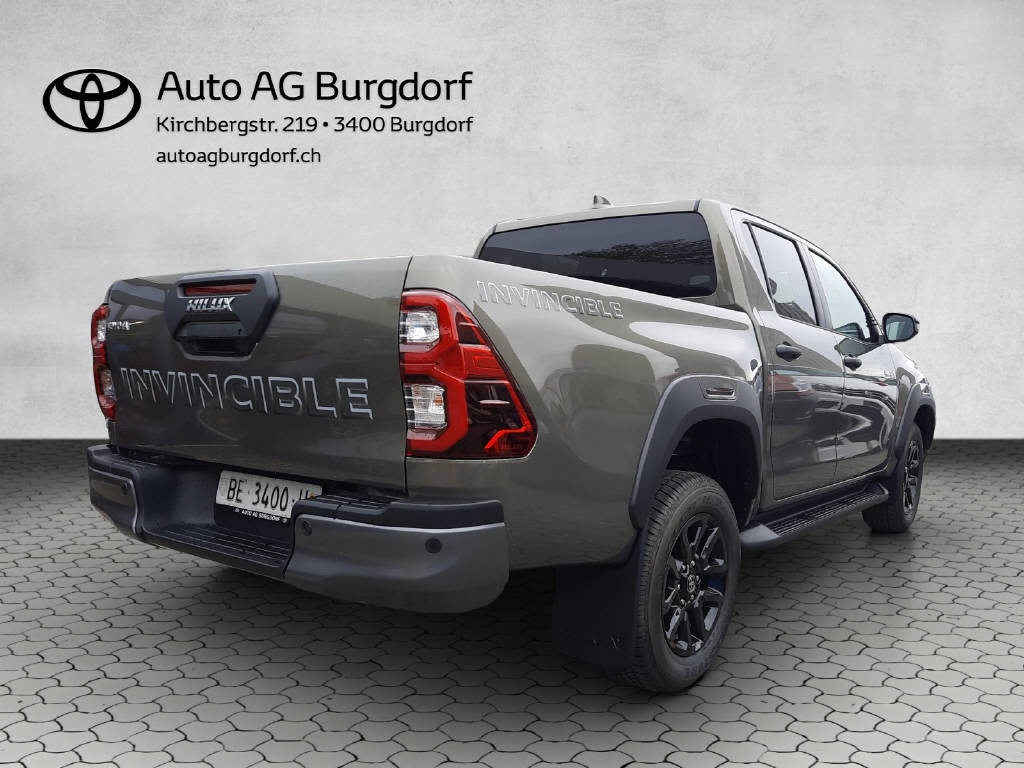 TOYOTA Hilux Double Cab.-Pick-up 2.8 D-4D 204 Invincible MHEV-image-3