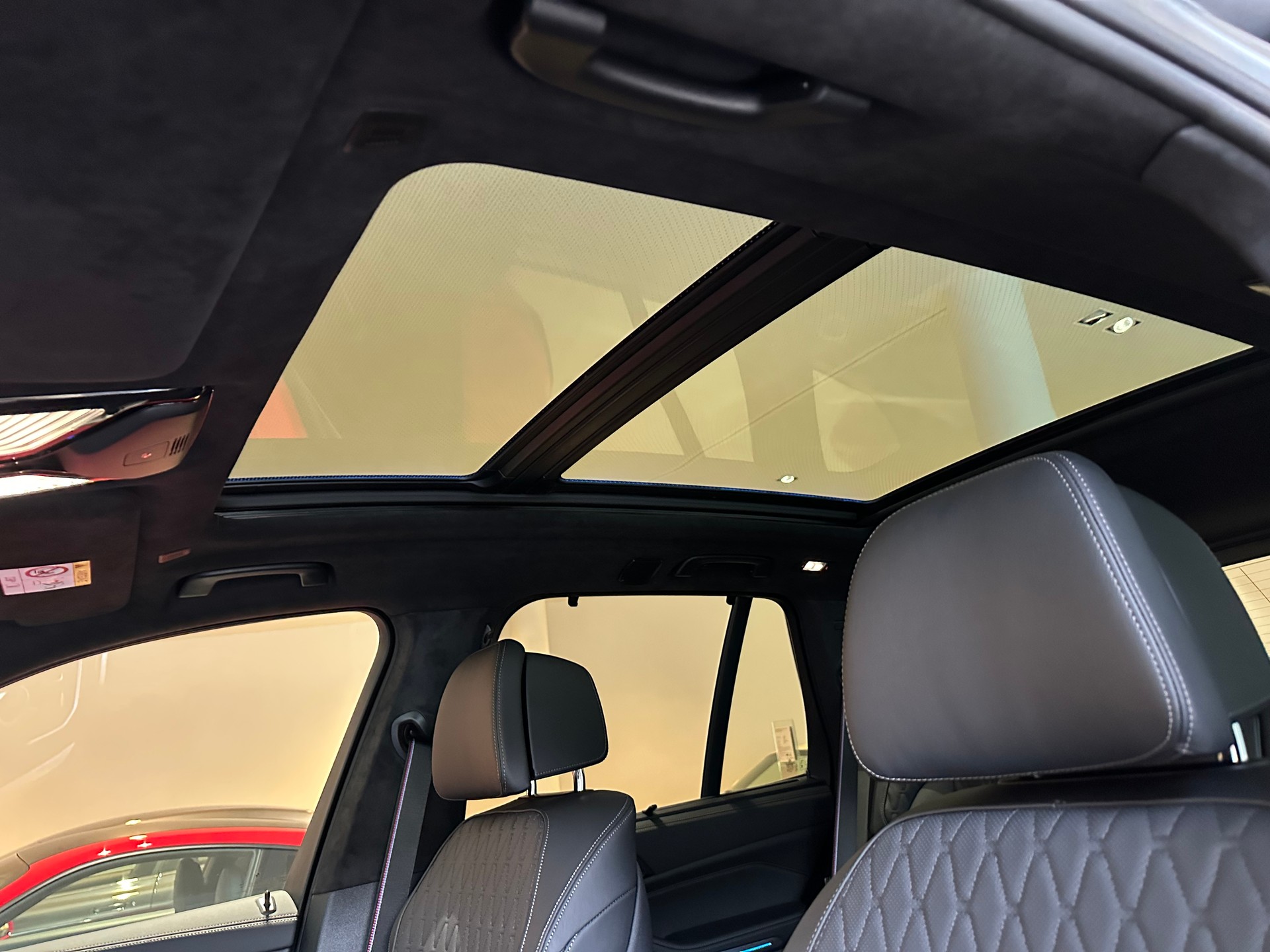 BMW X5 xDrive 50e M Sport Pro Individual-image-11