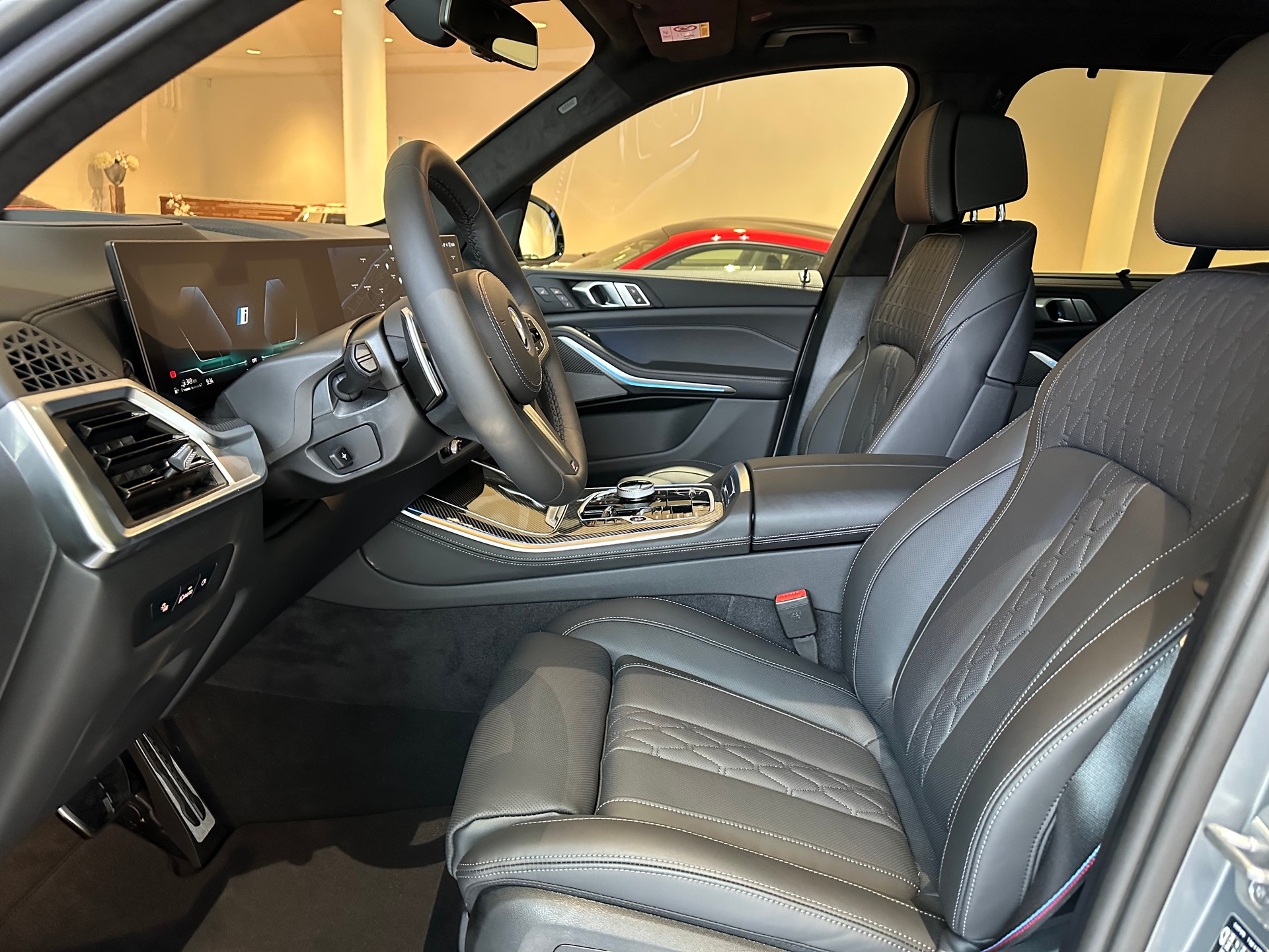 BMW X5 xDrive 50e M Sport Pro Individual-image-6