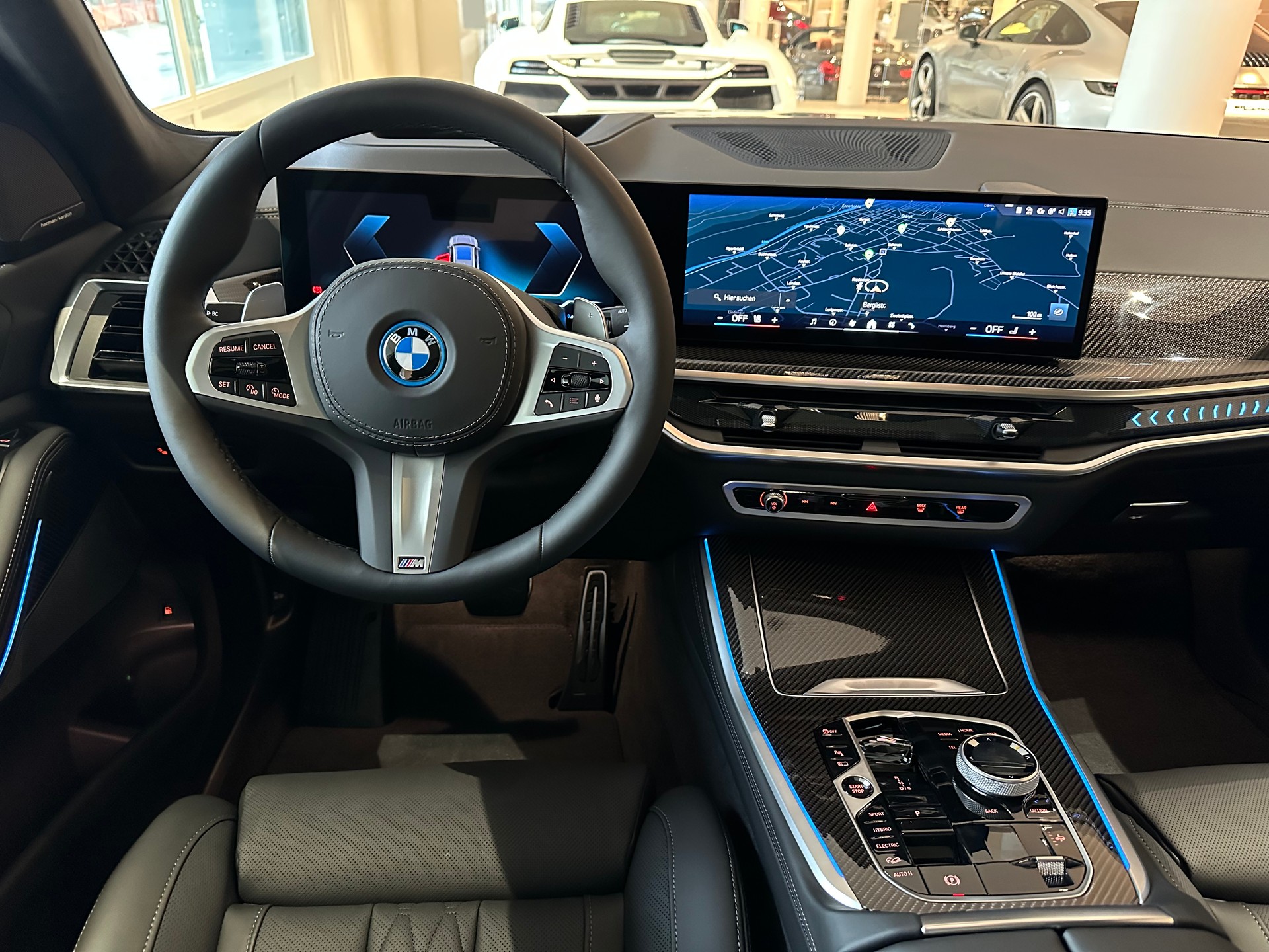 BMW X5 xDrive 50e M Sport Pro Individual-image-8
