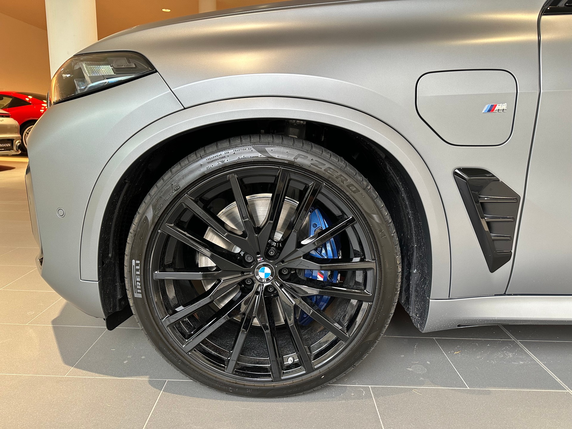 BMW X5 xDrive 50e M Sport Pro Individual-image-4