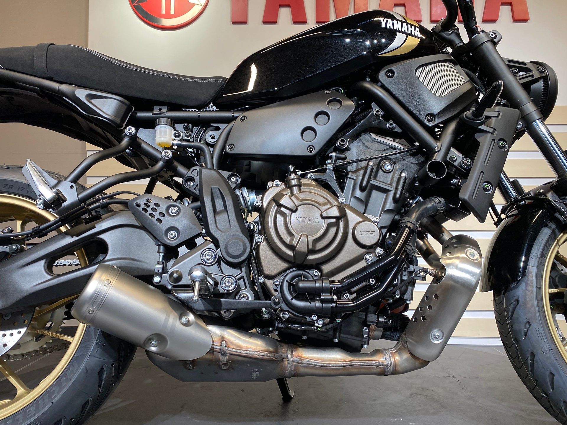 YAMAHA XSR 700-image-7