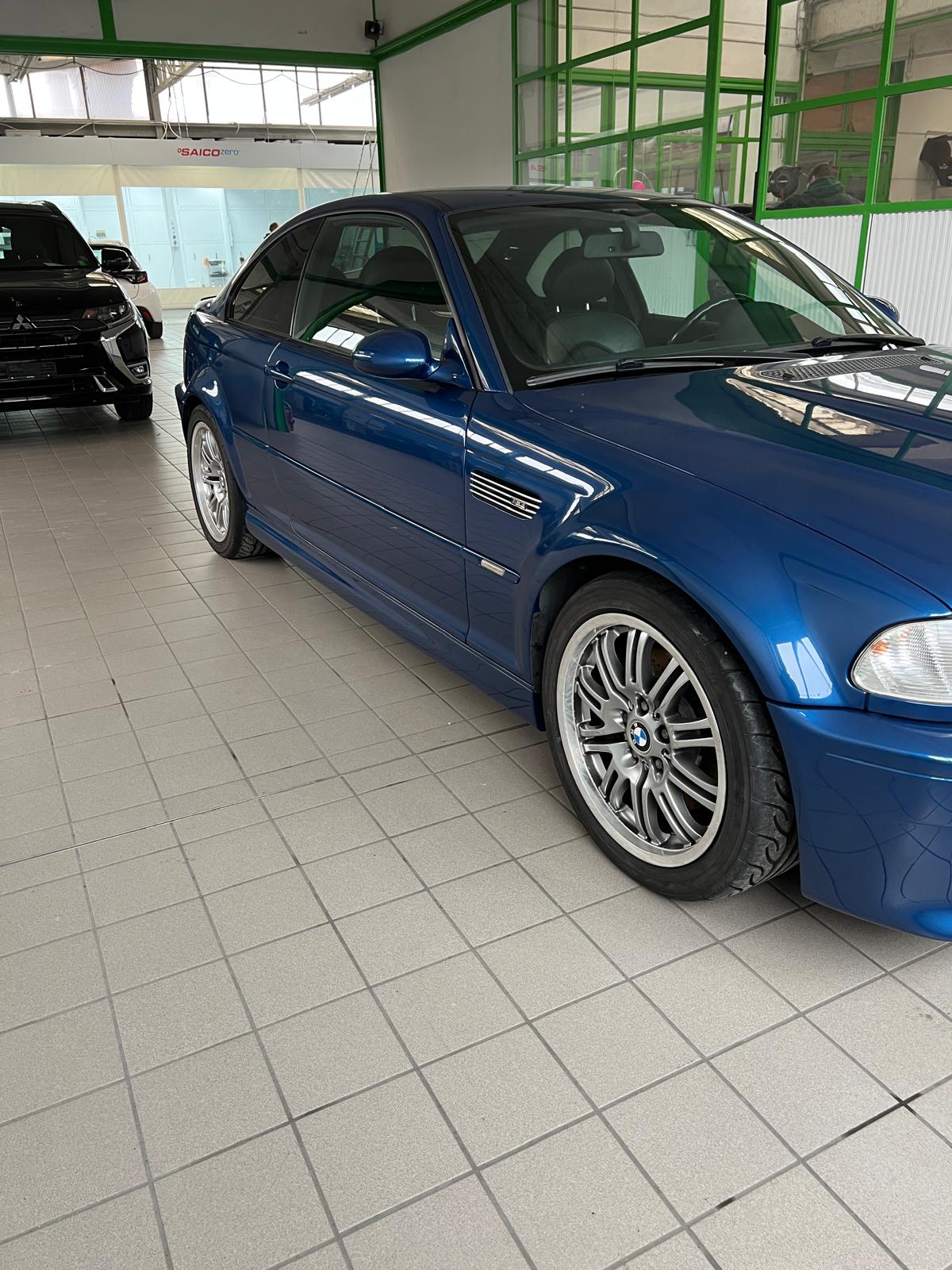 BMW M3-showroom-element-1