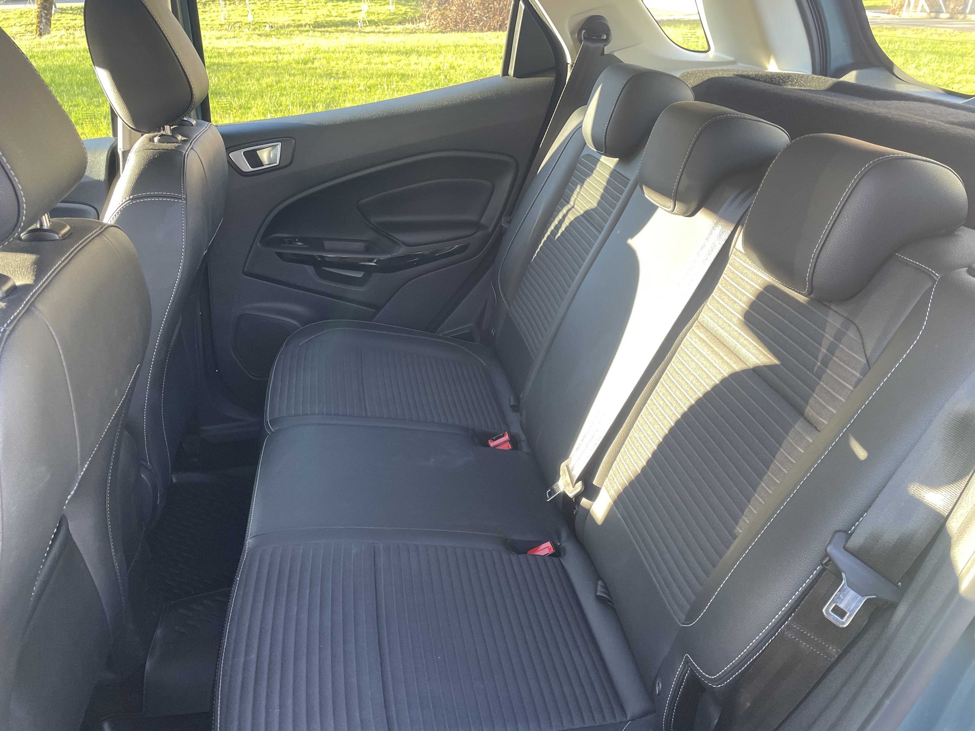 FORD EcoSport 1.0 EcoB Titanium-image-11