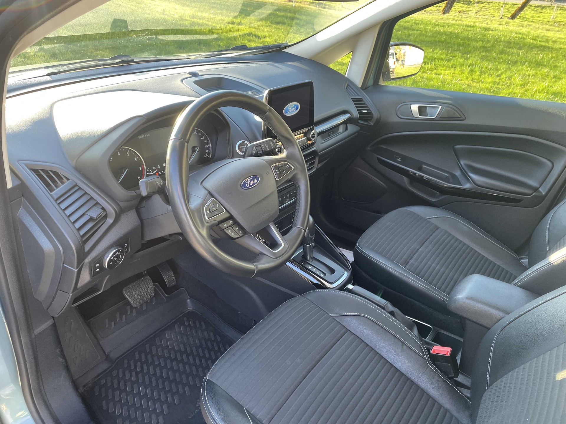 FORD EcoSport 1.0 EcoB Titanium-image-9
