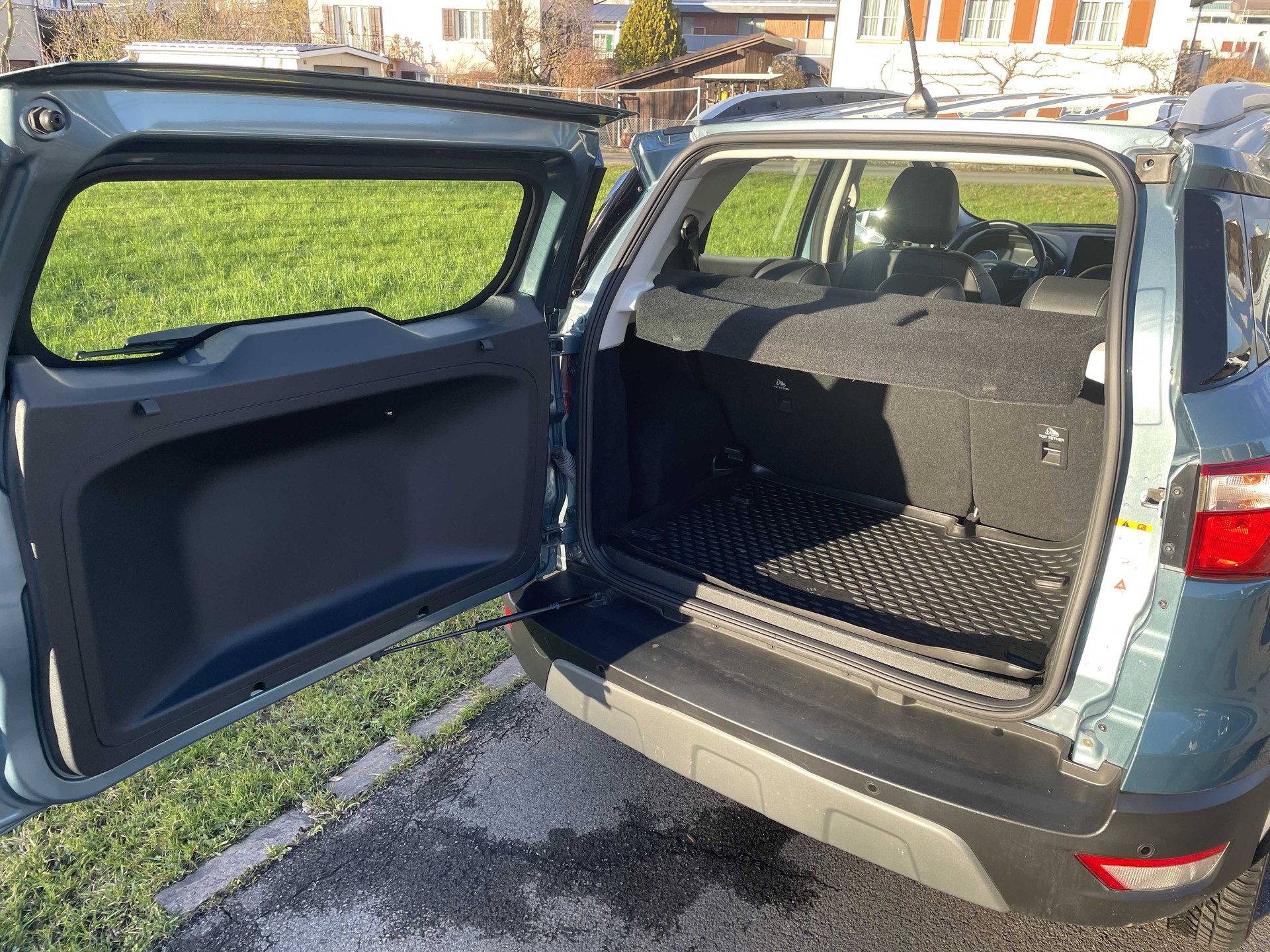 FORD EcoSport 1.0 EcoB Titanium-image-13