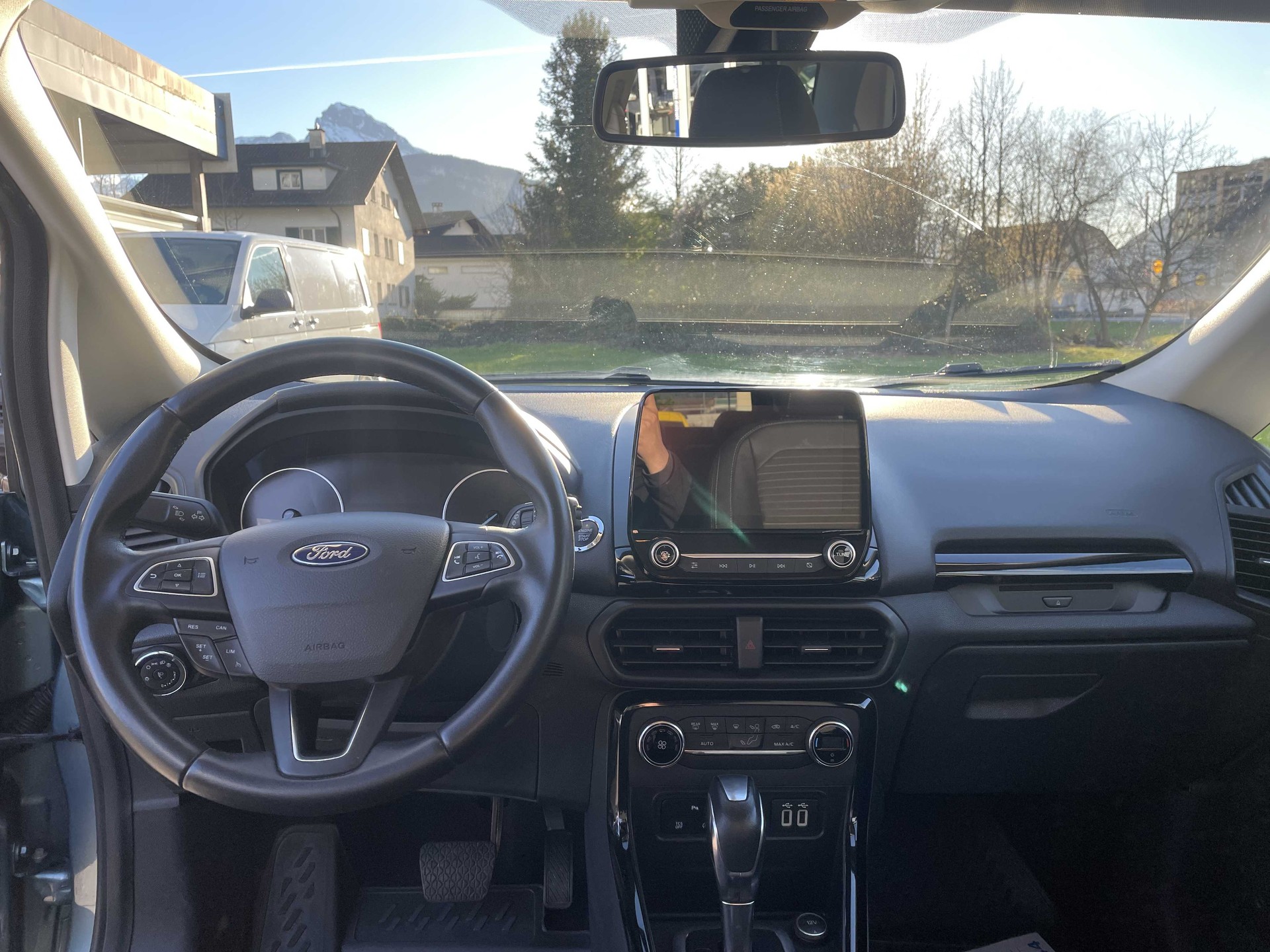 FORD EcoSport 1.0 EcoB Titanium-image-10