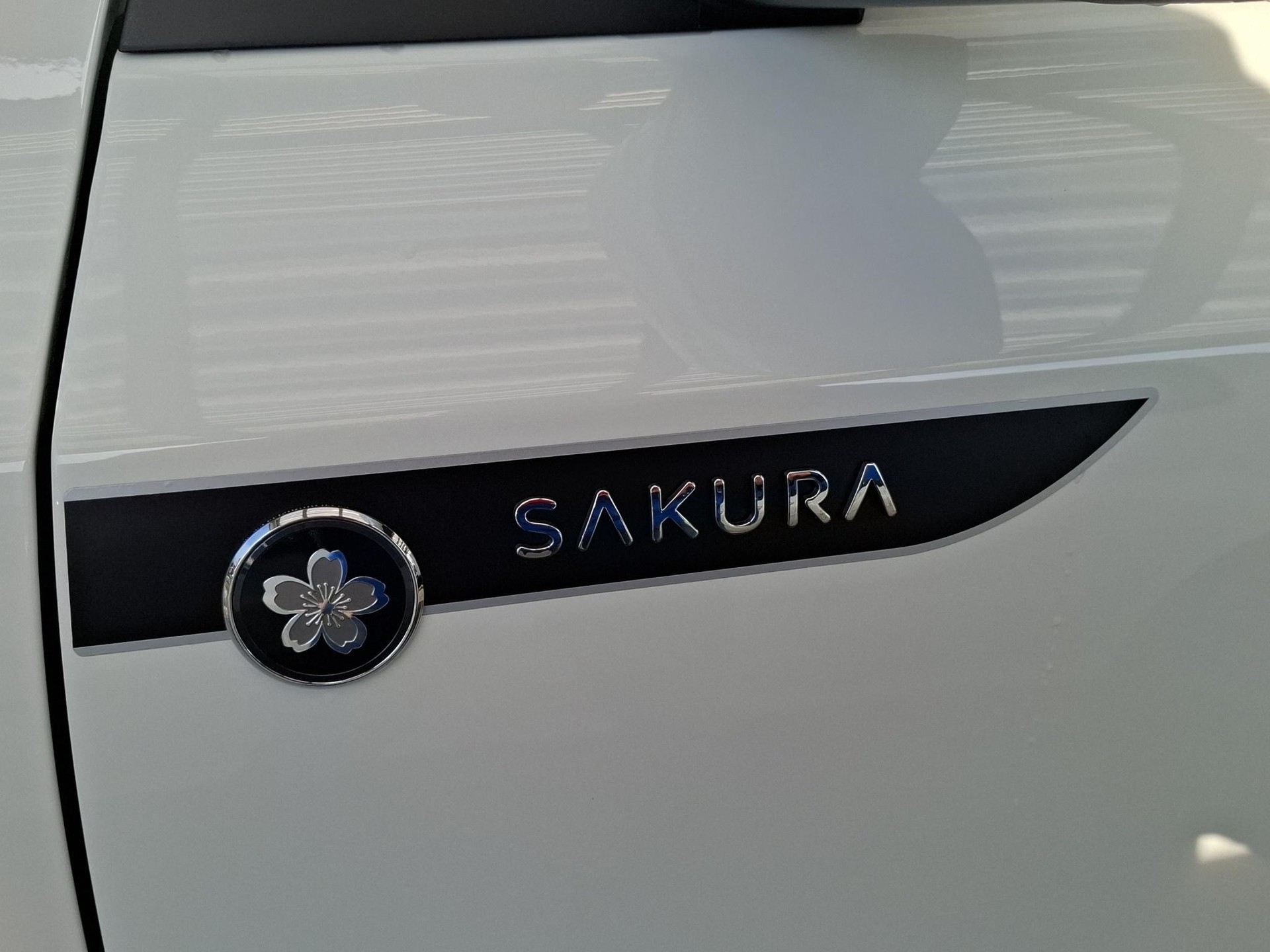 SUZUKI Vitara 1.4 T Sakura Hybrid 4x4-image-6