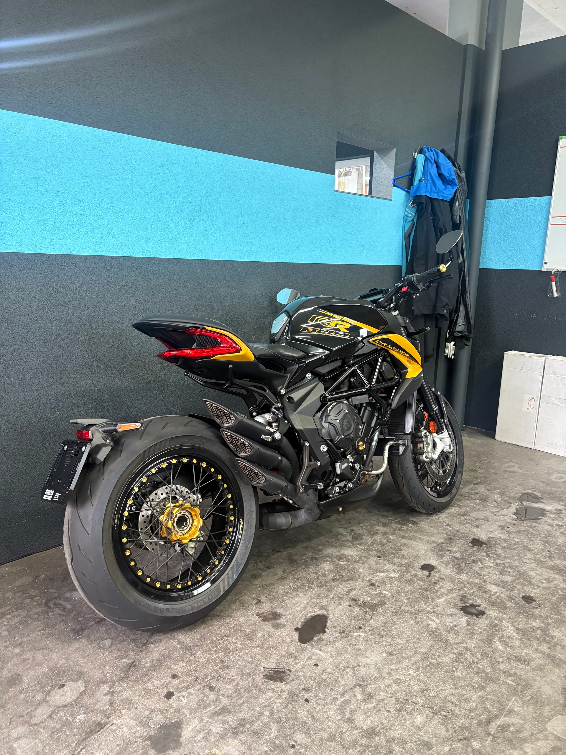 MV AGUSTA RR SCS-image-2