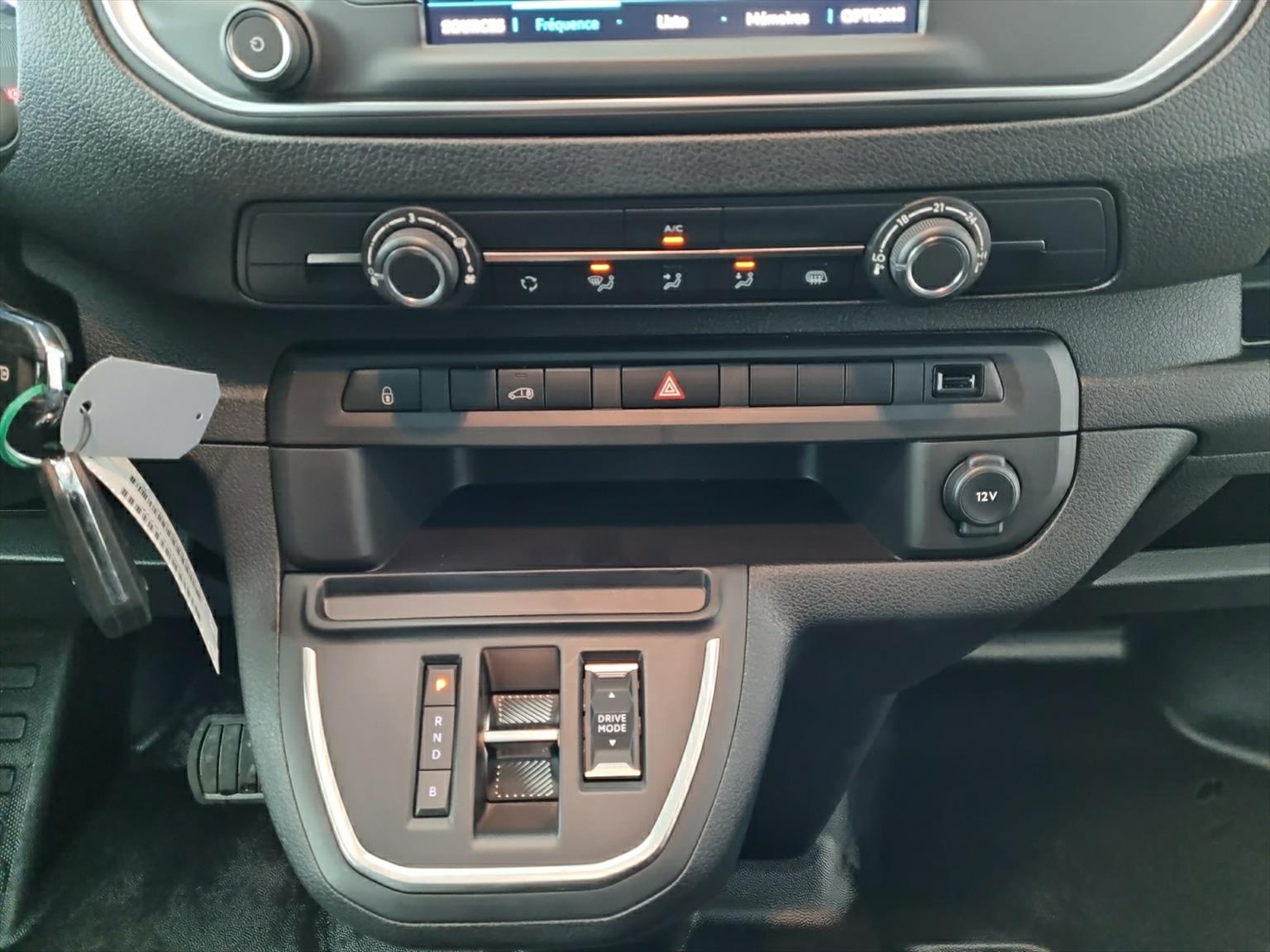 PEUGEOT e-Expert Premium 50 KWh Standard L2 DAB + Kamera-image-7
