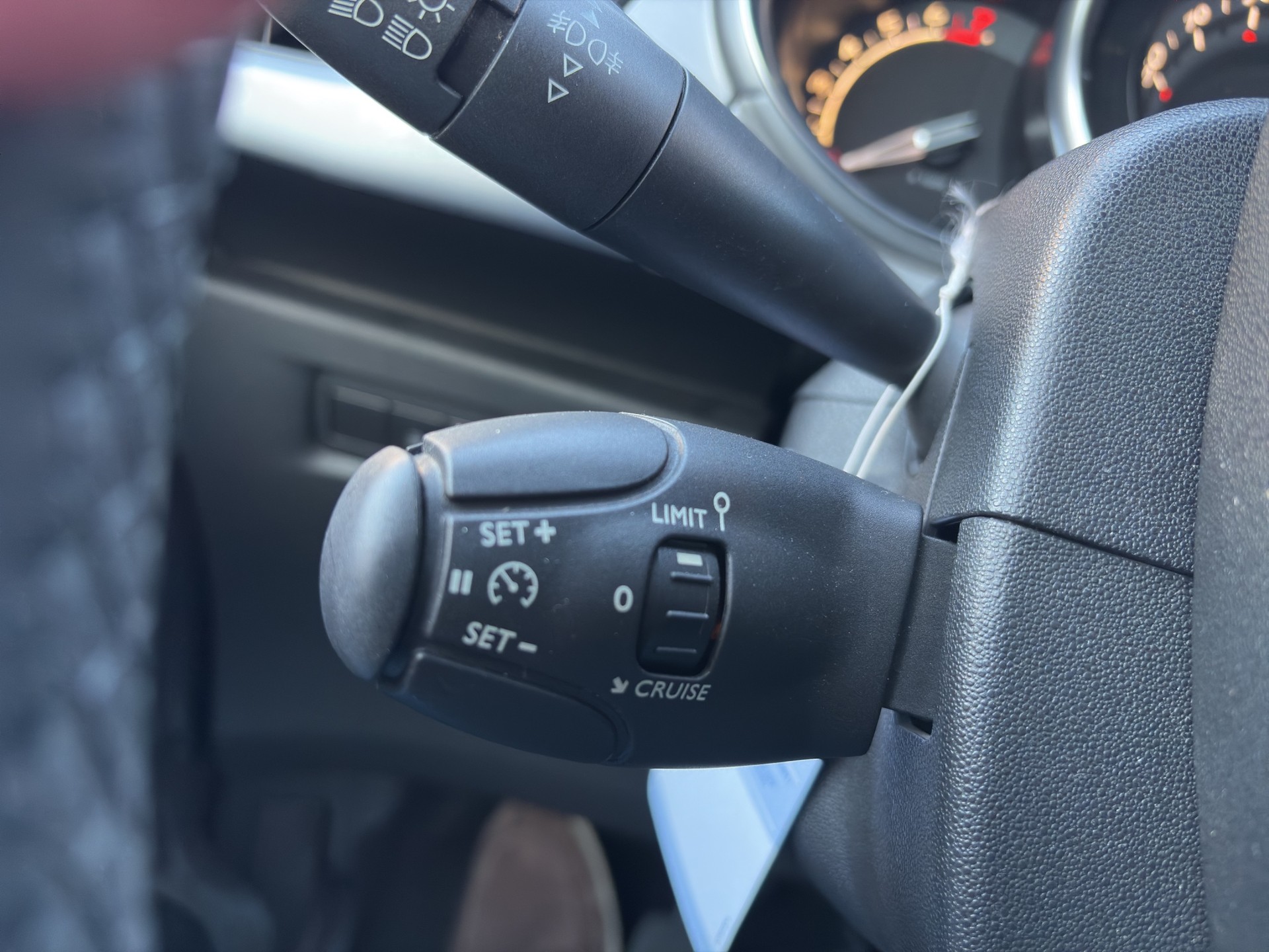 DS AUTOMOBILES DS3 1.2 VTi SO Chic-image-14