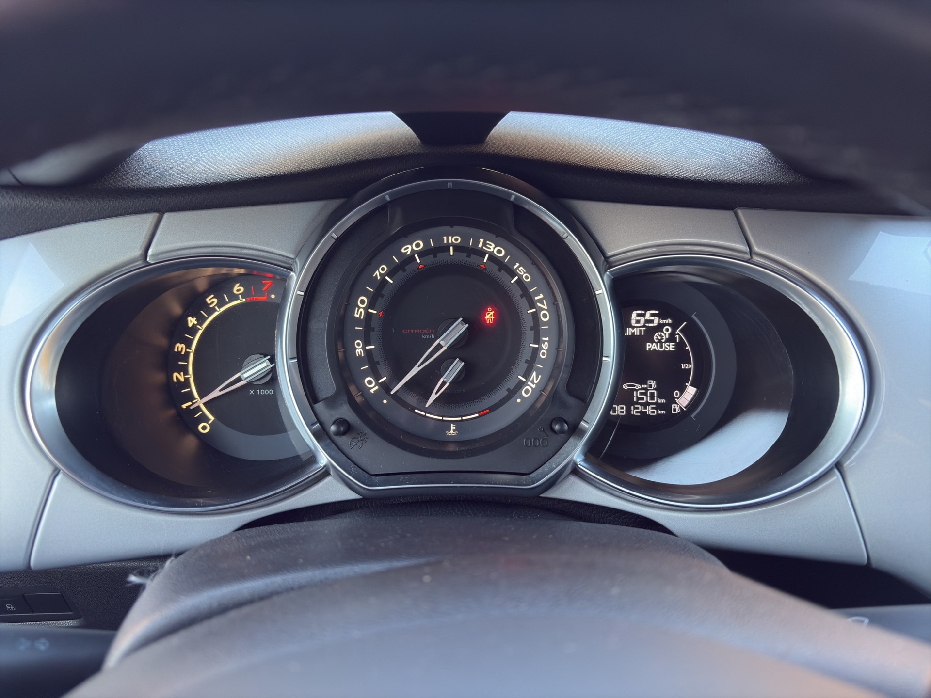 DS AUTOMOBILES DS3 1.2 VTi SO Chic-image-13