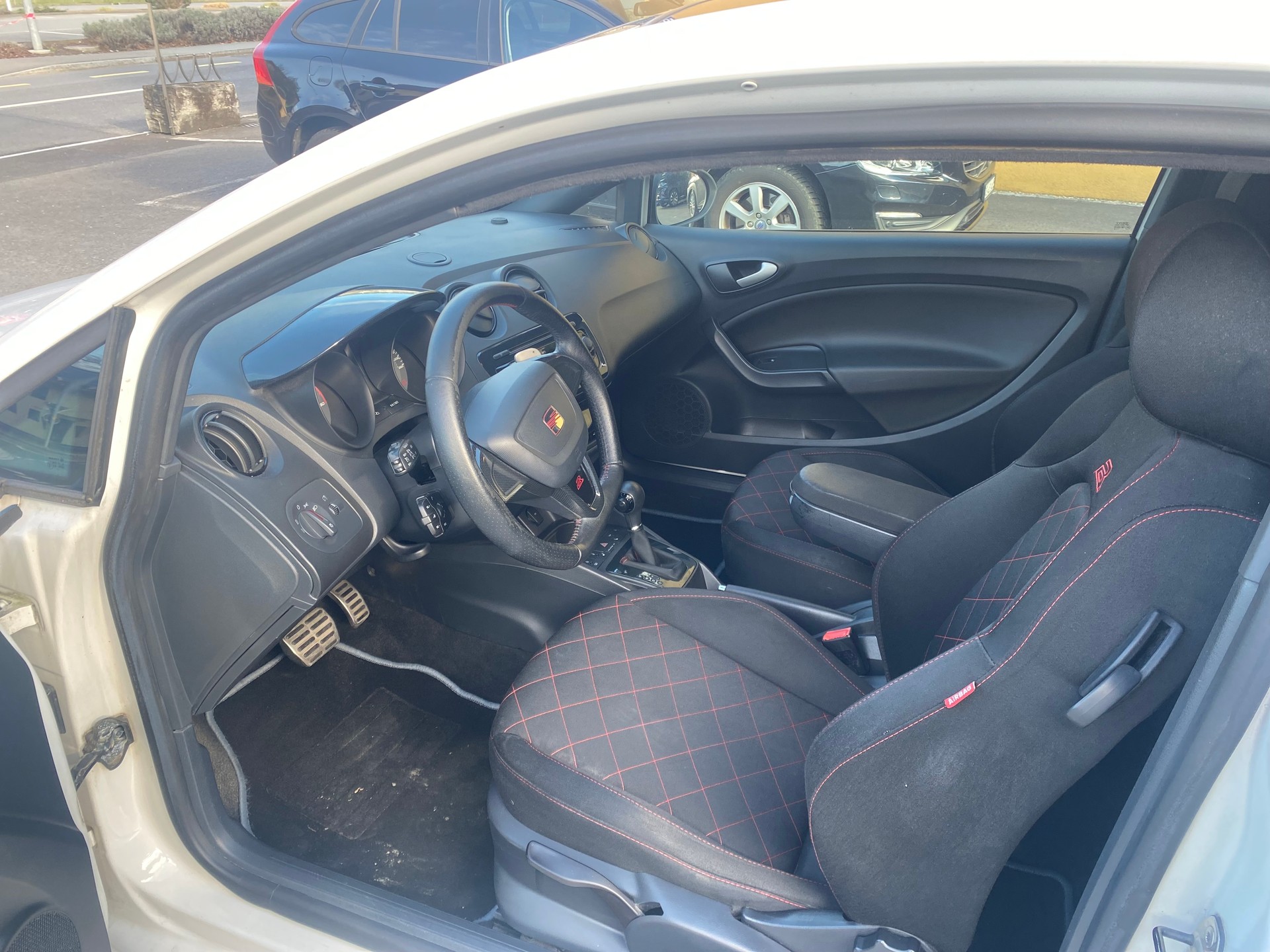 SEAT Ibiza SC 1.4 TSI Cupra DSG-image-6