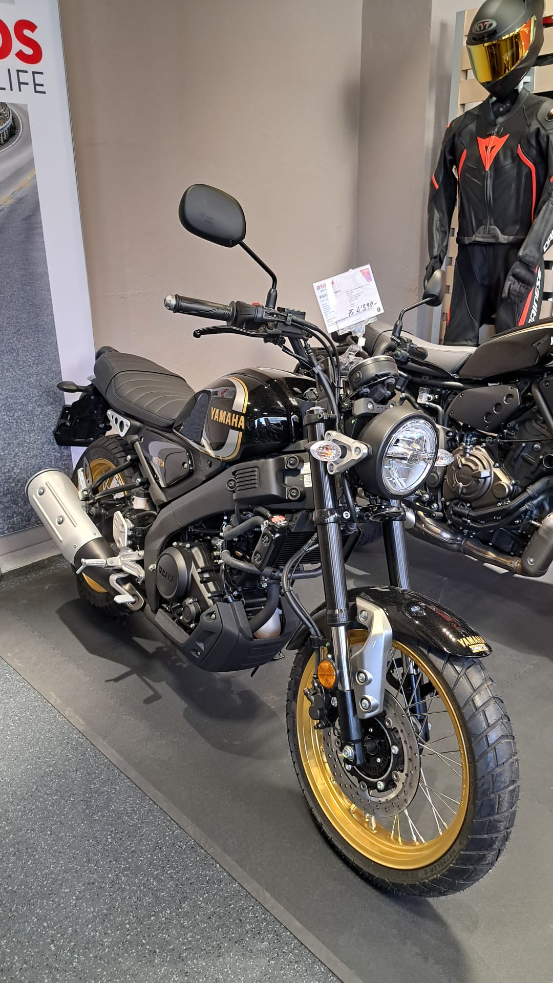 YAMAHA XSR 125 Legacy-image-0