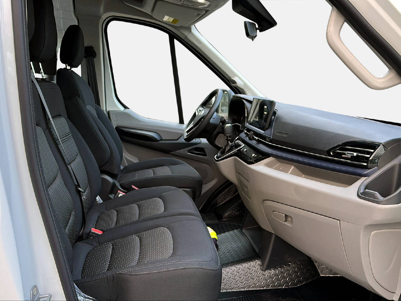 MAXUS Deliver 9 Kaw. L3H2 2.0 TD Luxury-image-8