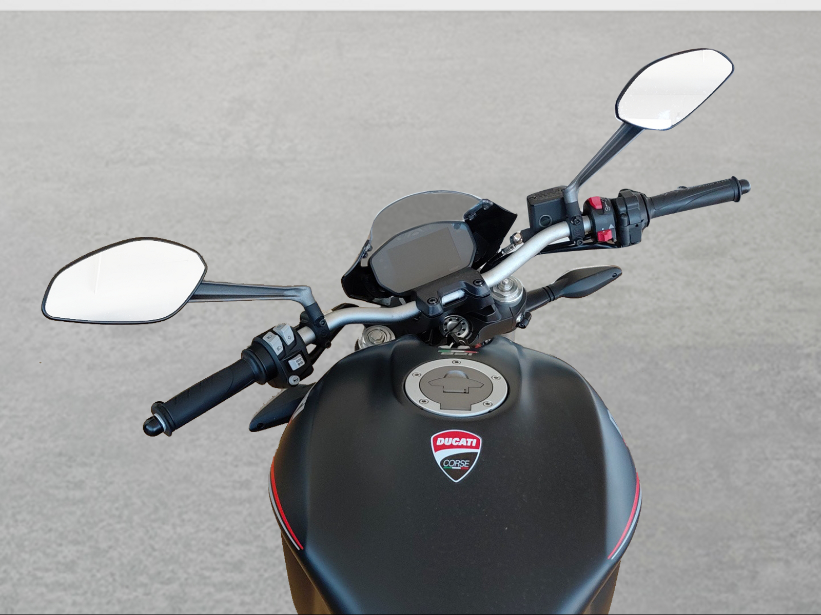 DUCATI Monster 821 Stealth-image-1