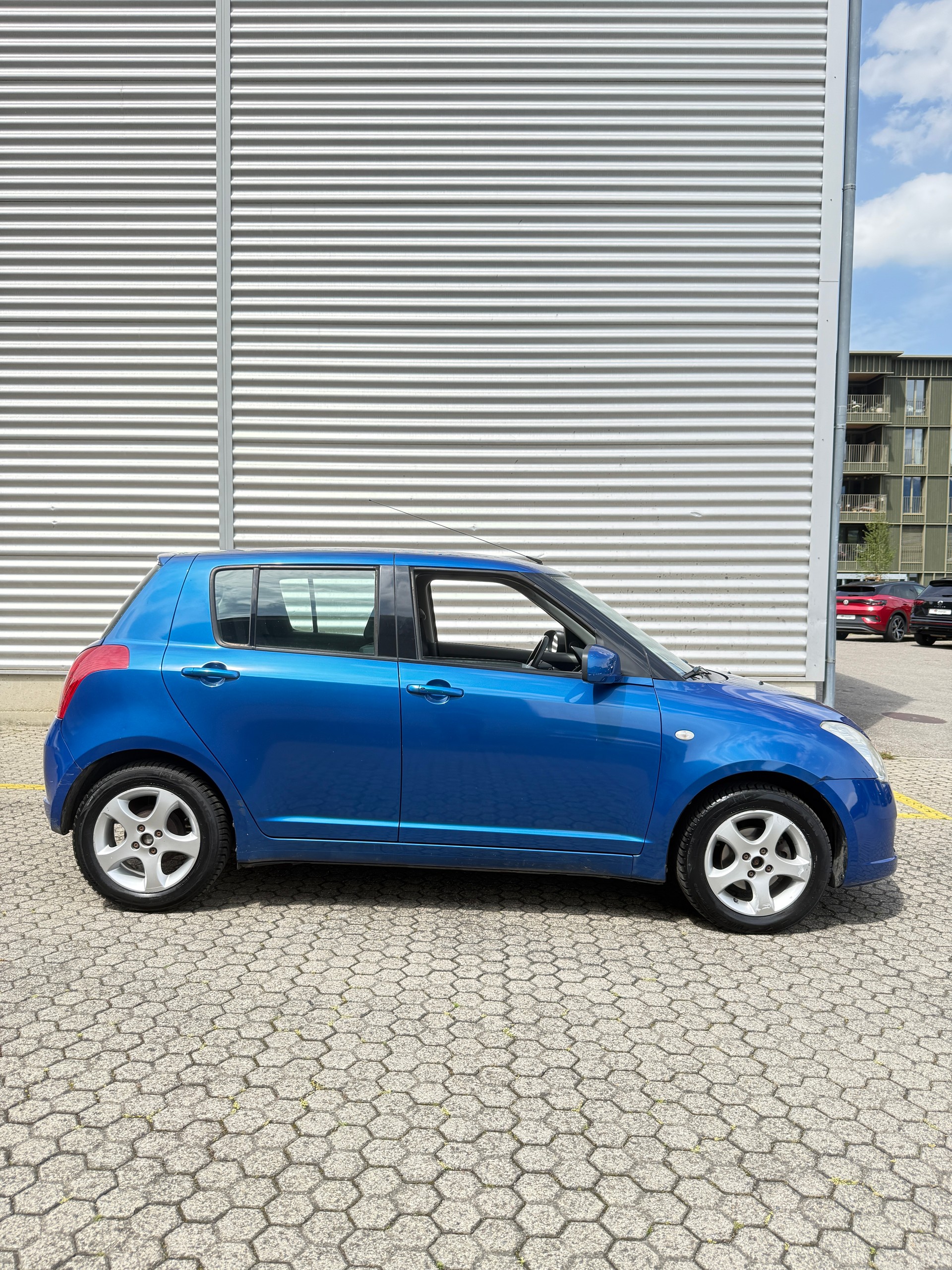 SUZUKI Swift 1.3i 16V GL Top-image-2