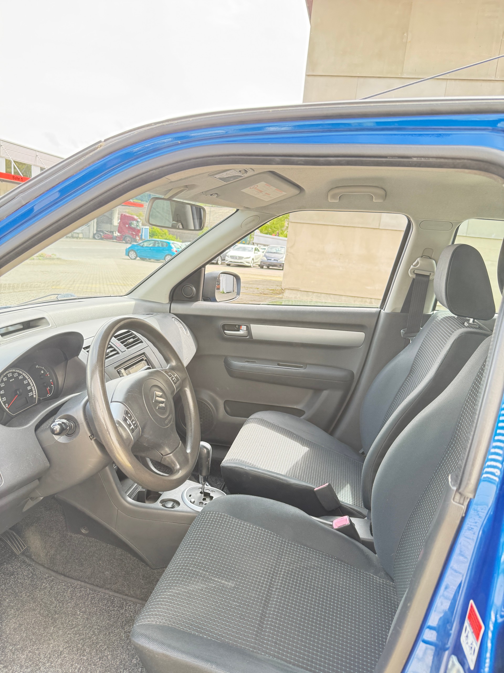 SUZUKI Swift 1.3i 16V GL Top-image-11