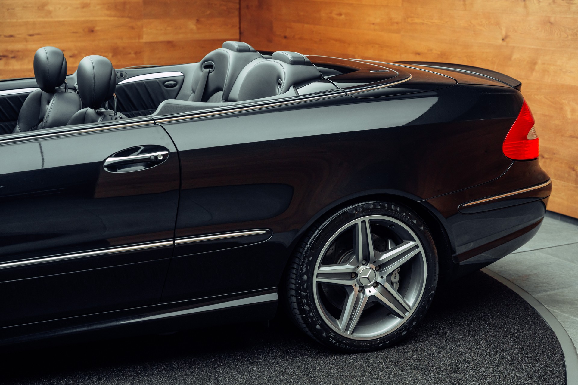 MERCEDES-BENZ CLK 63 AMG Avantgarde 7G-Tronic 1/119-image-17