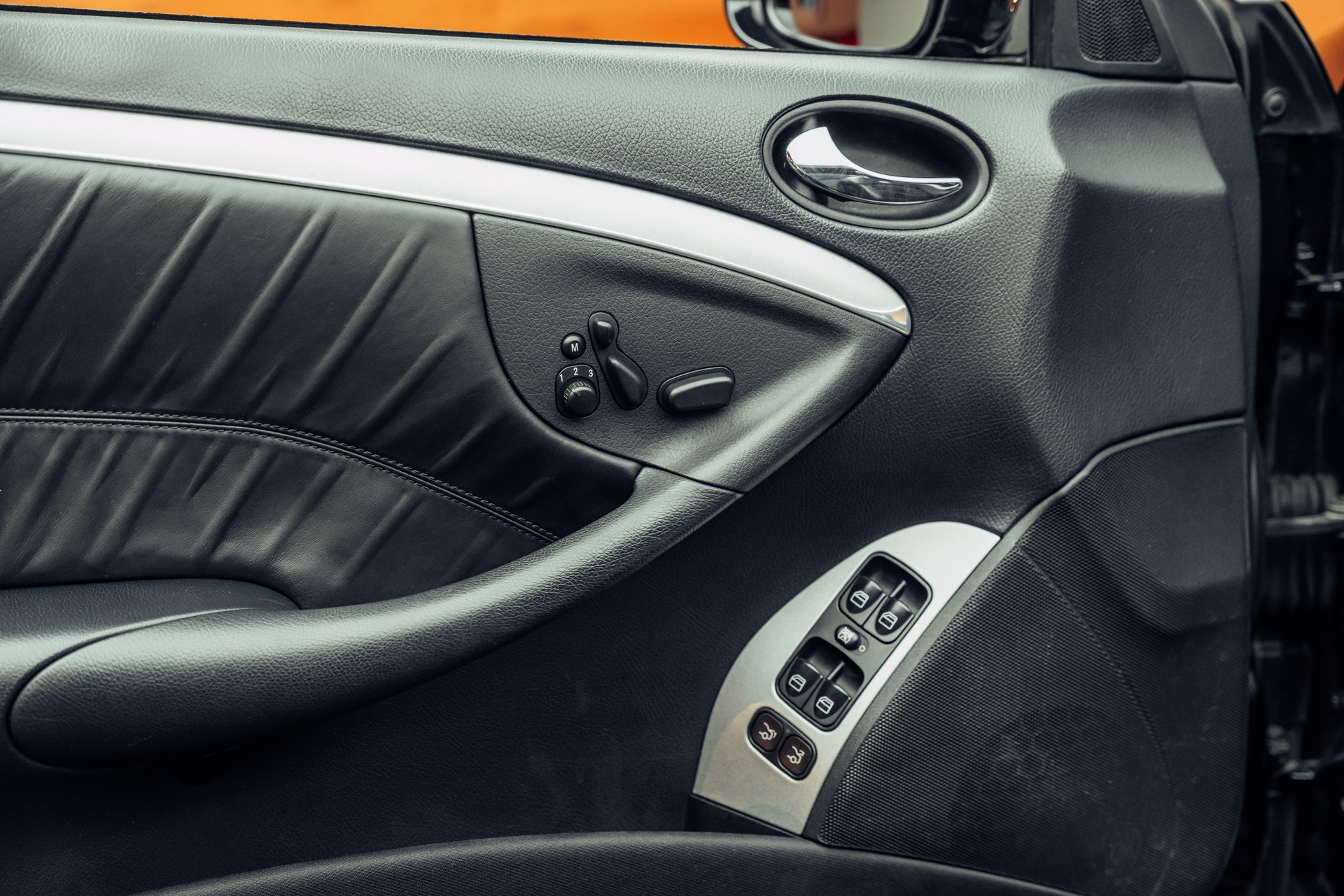 MERCEDES-BENZ CLK 63 AMG Avantgarde 7G-Tronic 1/119-image-12