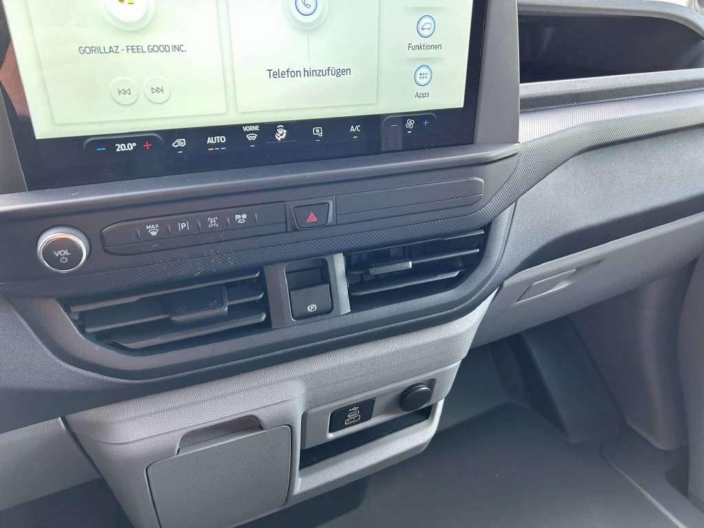 FORD Transit Custom Van 320 L1 2.5 Duratec 233 Trend PHEV-image-10