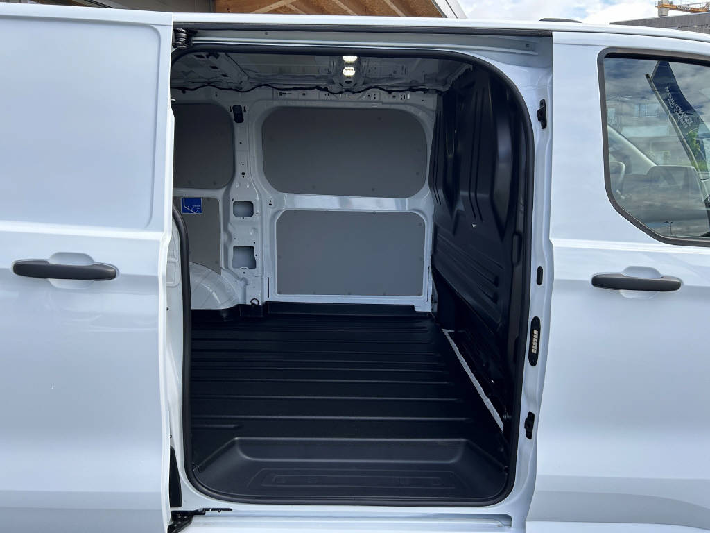 FORD Transit Custom Van 320 L1 2.5 Duratec 233 Trend PHEV-image-5