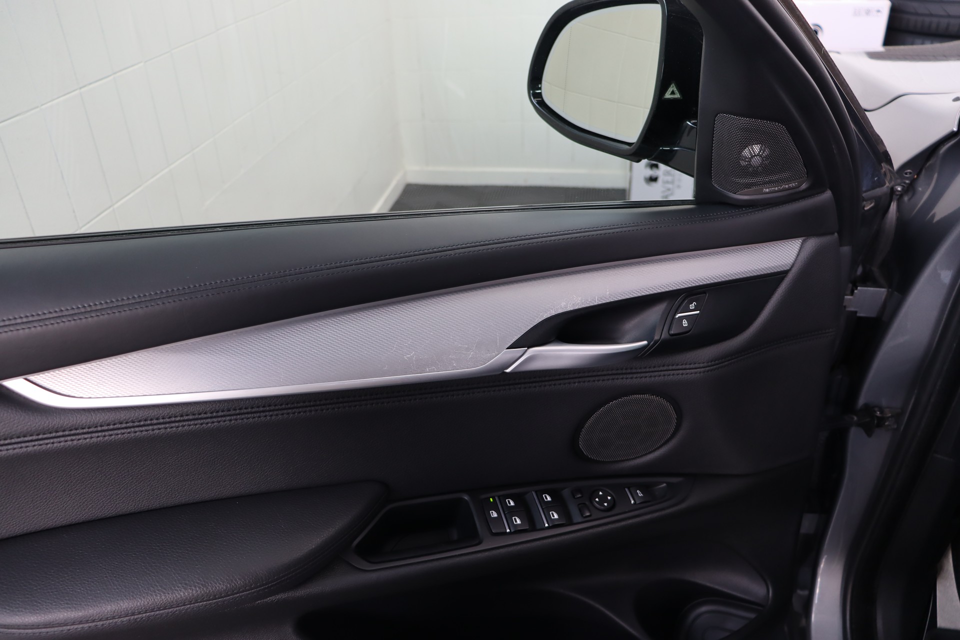 BMW X6 M50D STEPTRONIC ** TIEFERGELEGT ** AVERSUS FELGEN ** FRISCH AB MFK UND SERVICE **-image-18