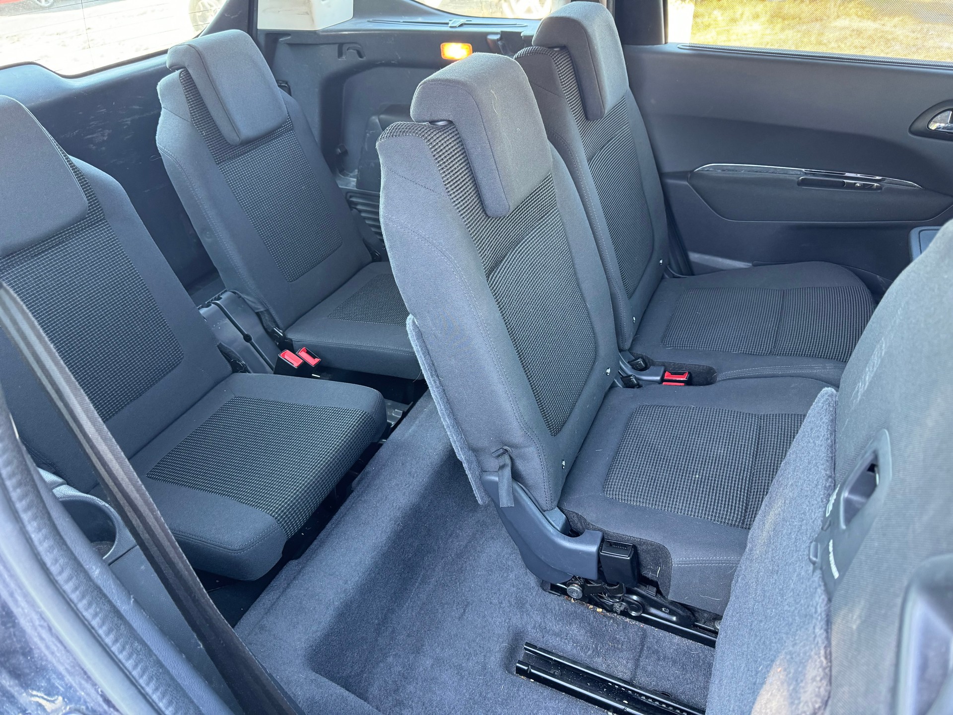 PEUGEOT 5008 1.6 HDI Business-image-7