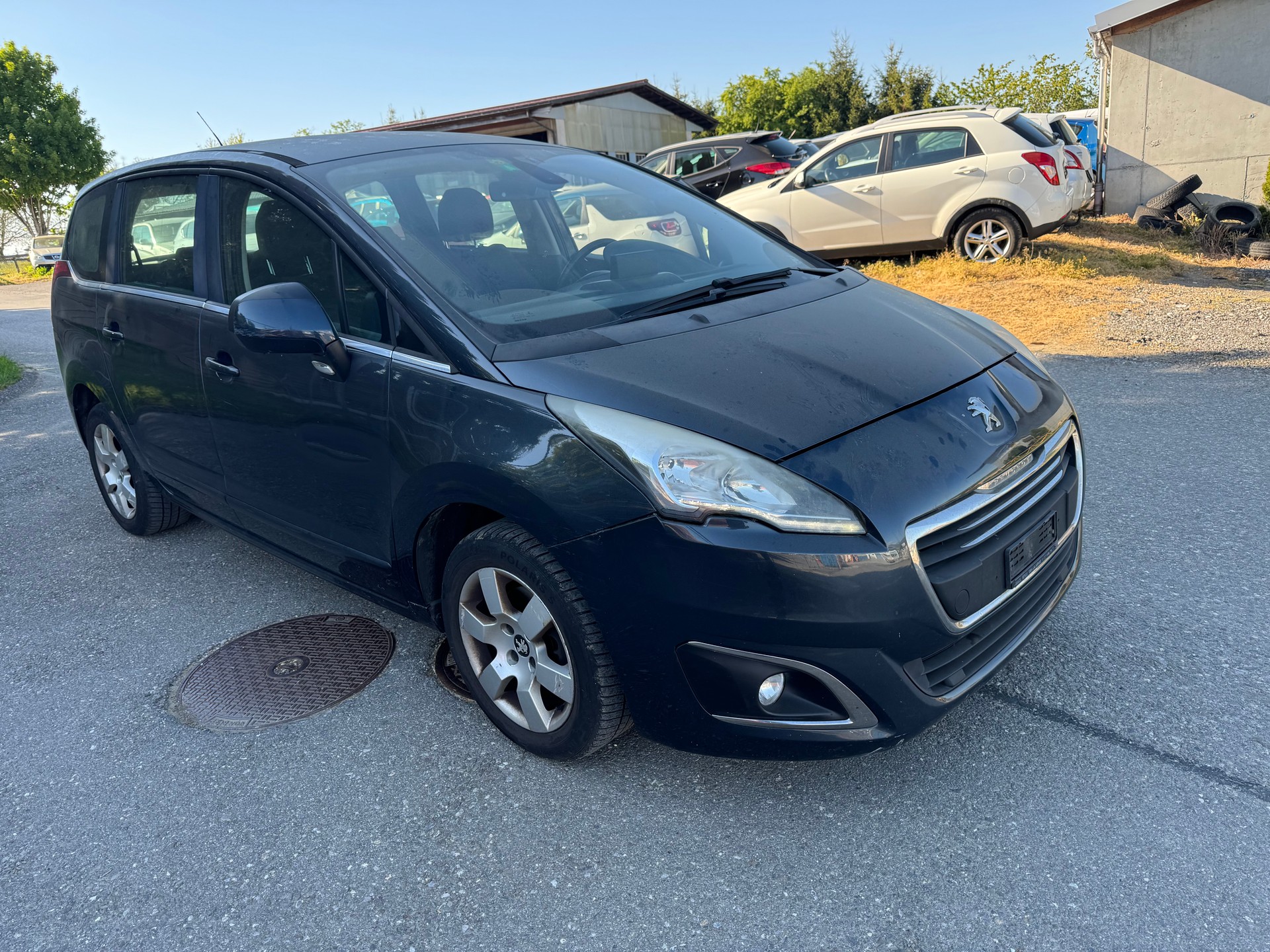 PEUGEOT 5008 1.6 HDI Business-image-1