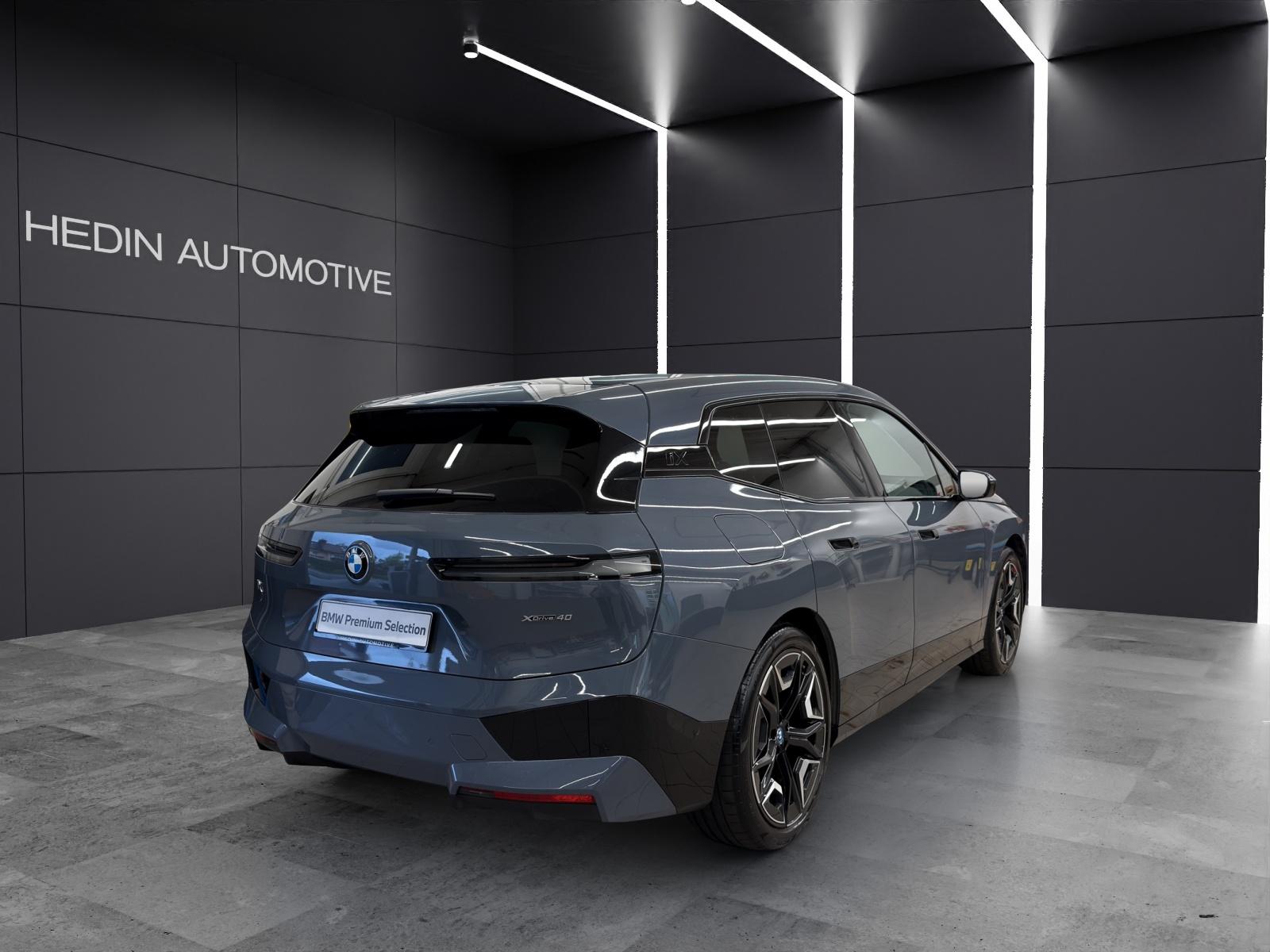BMW iX xDrive40-image-15