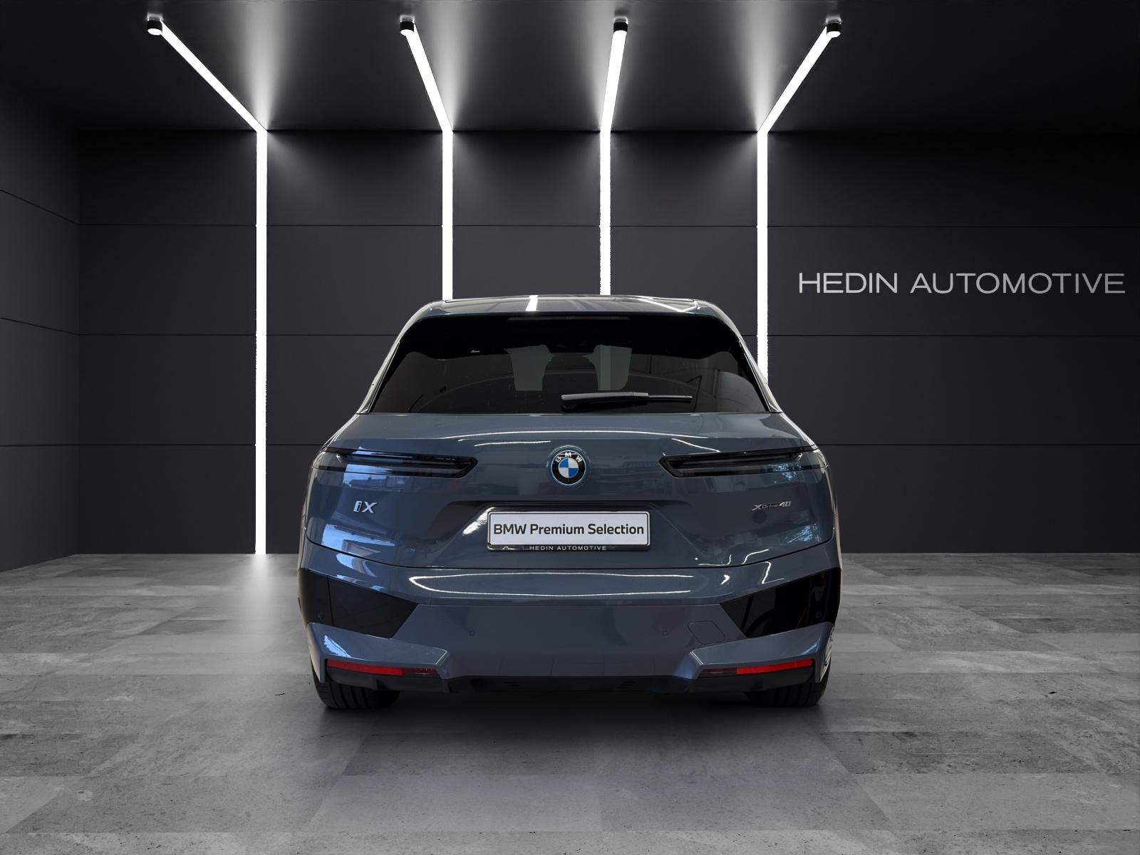 BMW iX xDrive40-image-8