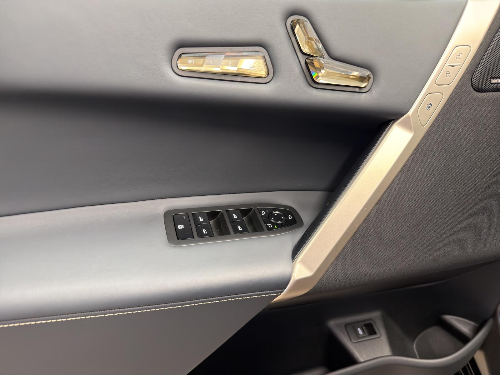 BMW iX xDrive40-image-7