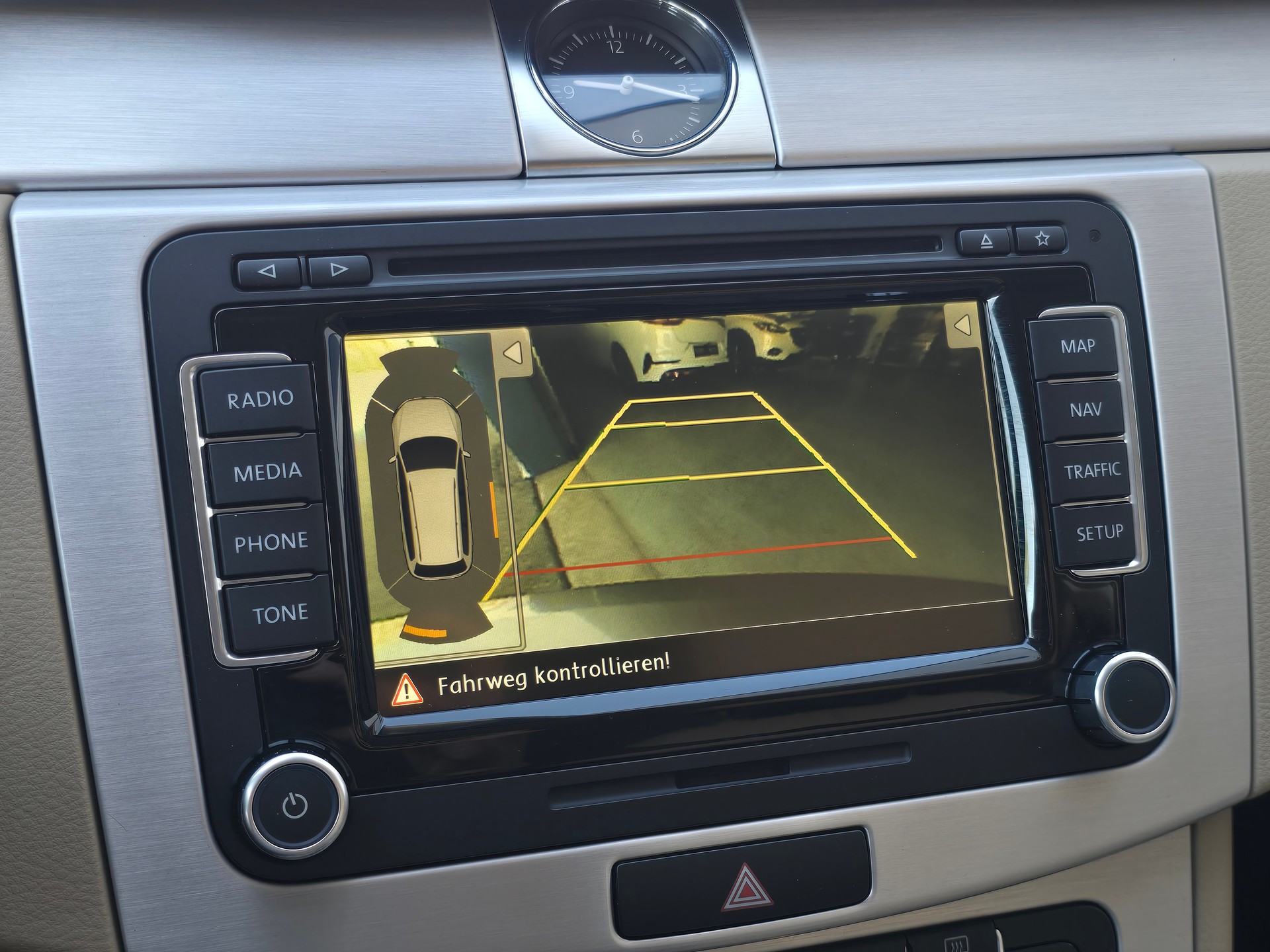 VW Passat Variant 2.0 TDI BMT Highline DSG-image-25