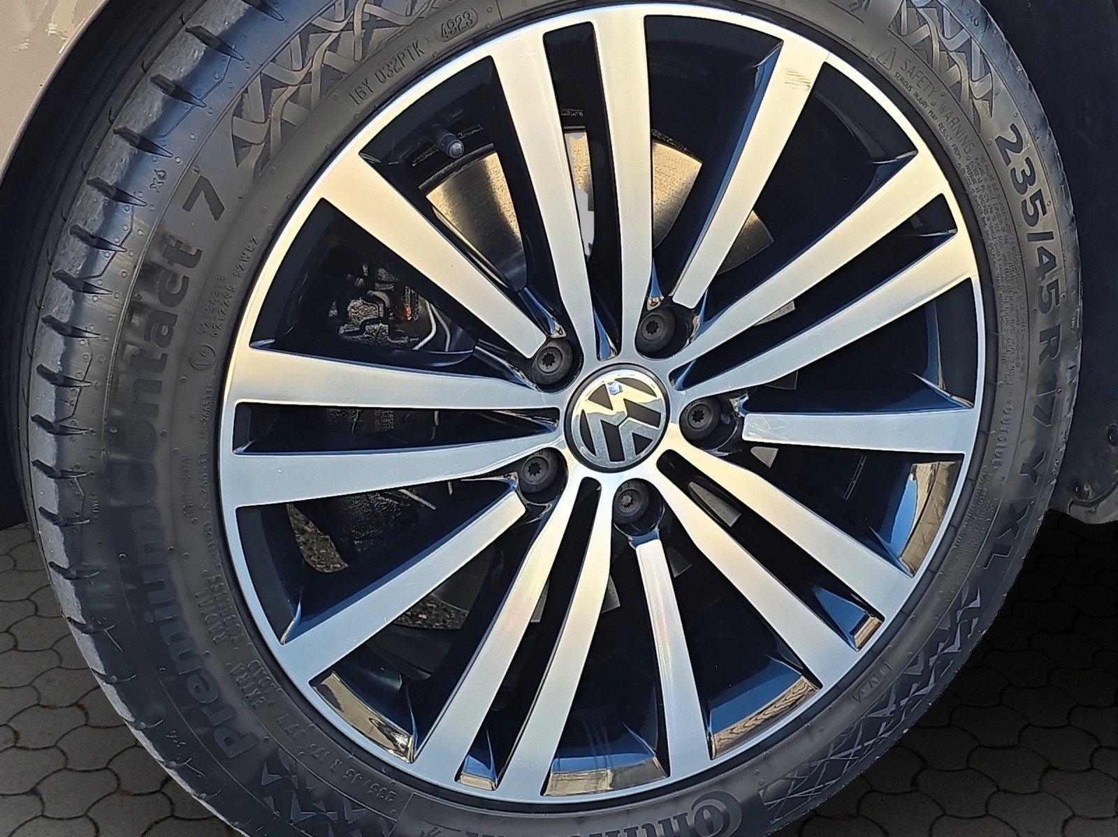 VW Passat Variant 2.0 TDI BMT Highline DSG-image-8