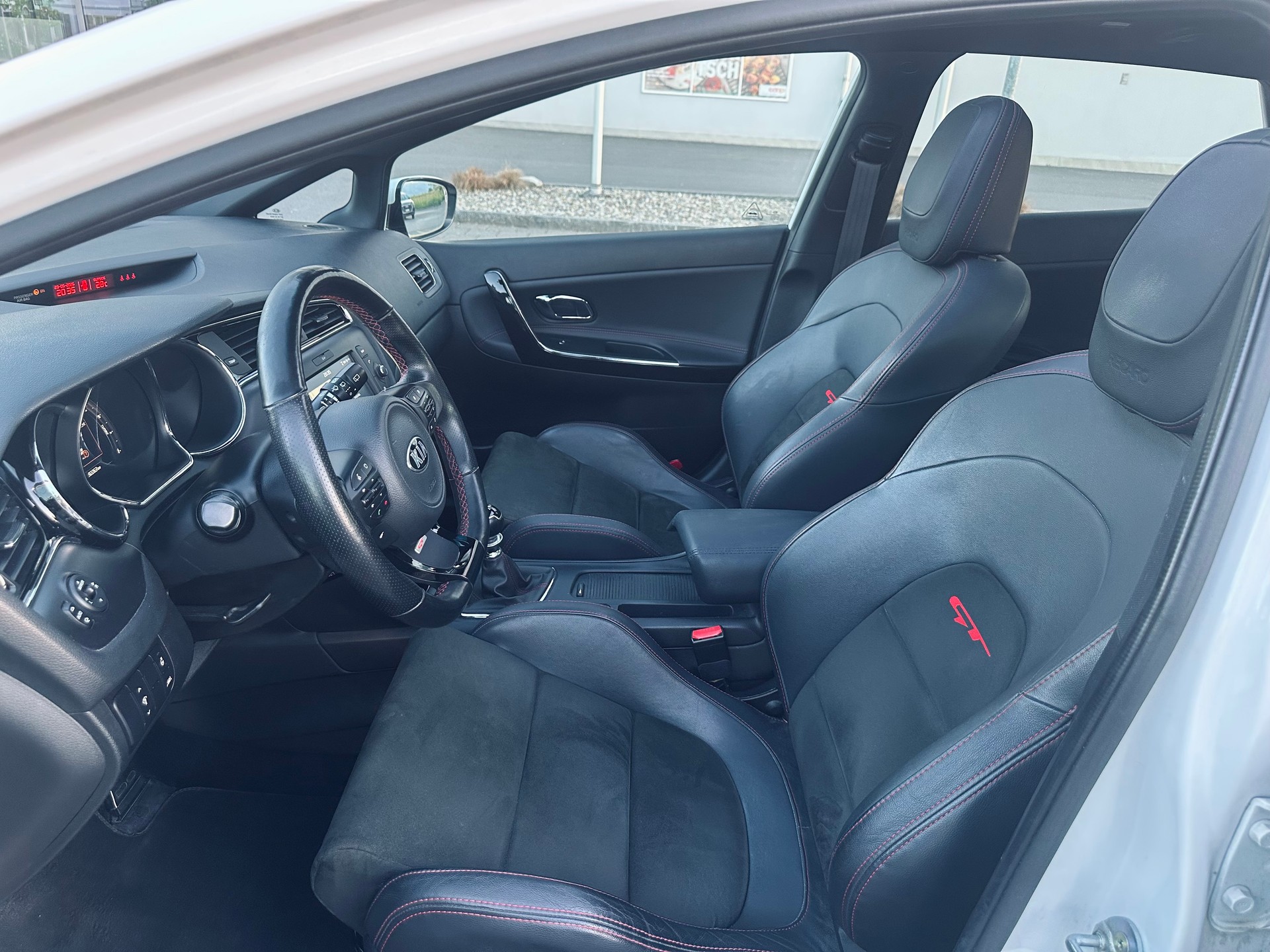 KIA 1.6 GDi Turbo GT-image-5