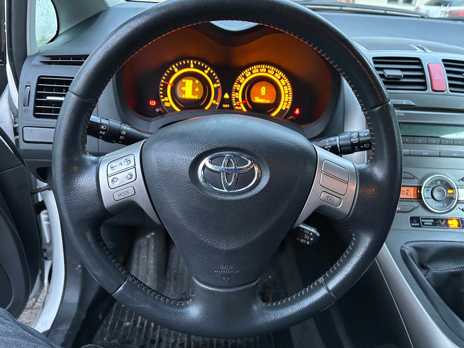 TOYOTA Auris 2.2 D-4D CleanPower Linea Sol Premium-image-7