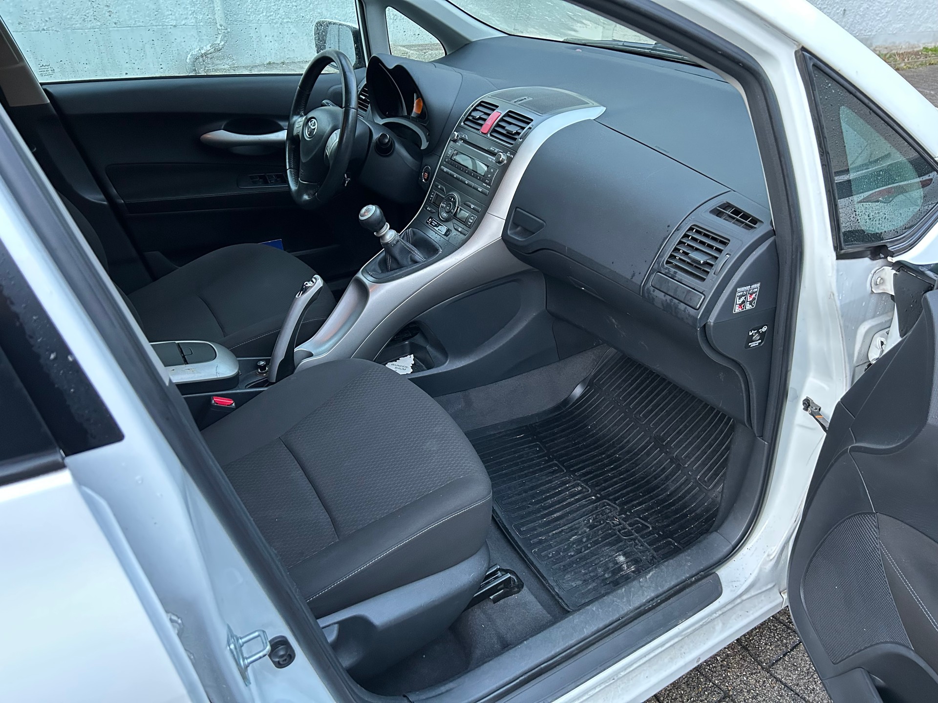 TOYOTA Auris 2.2 D-4D CleanPower Linea Sol Premium-image-12