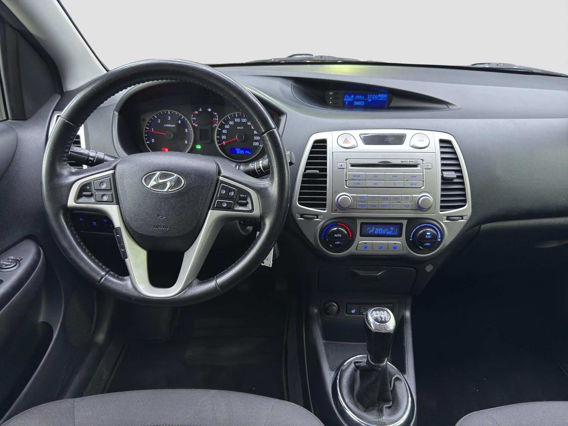 HYUNDAI i20 1.4 CRDi Style-image-10