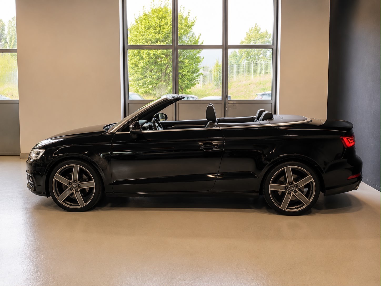 AUDI A3 Cabriolet 1.8 TFSI Ambiente S-tronic-image-9