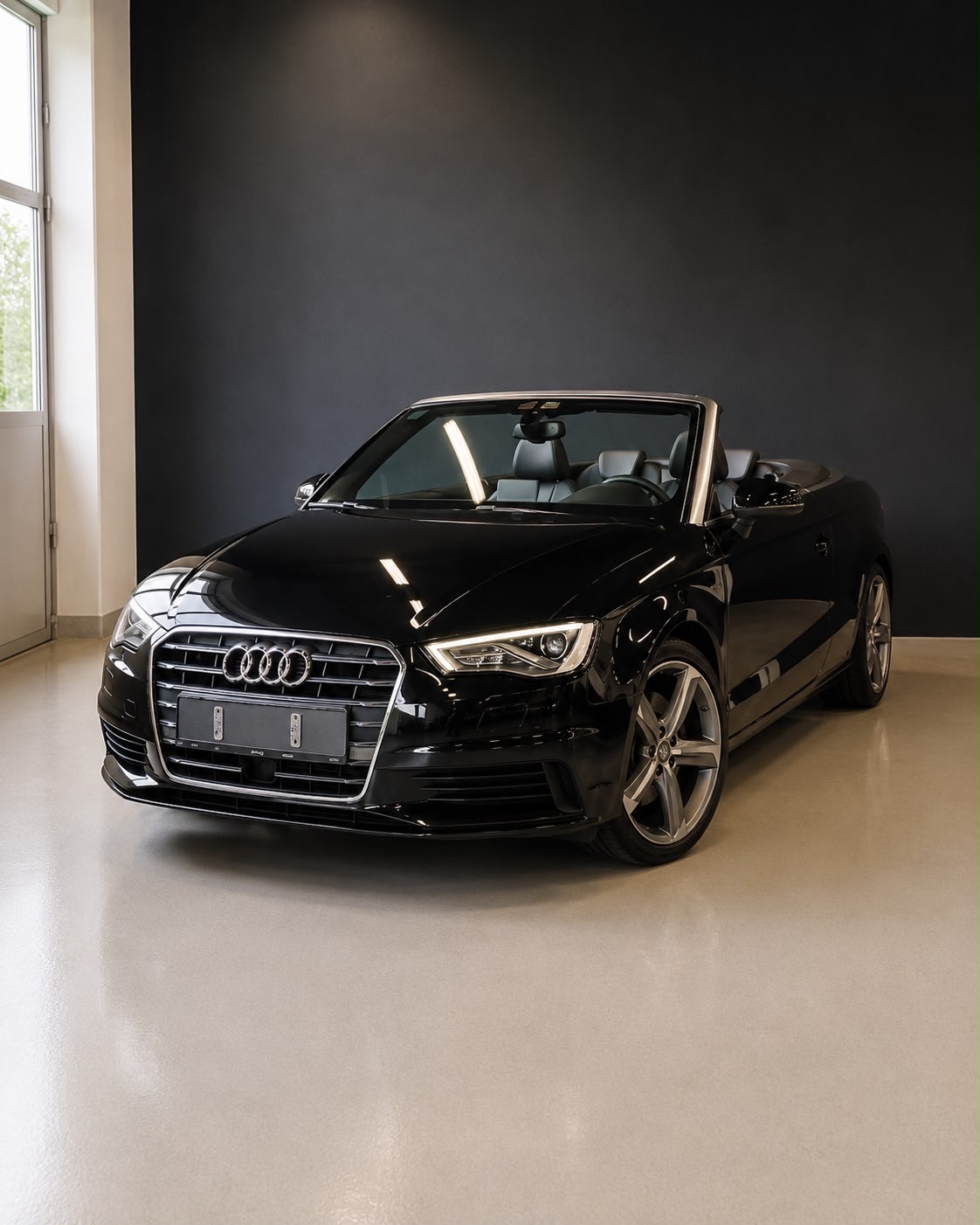 AUDI A3 Cabriolet 1.8 TFSI Ambiente S-tronic-image-4