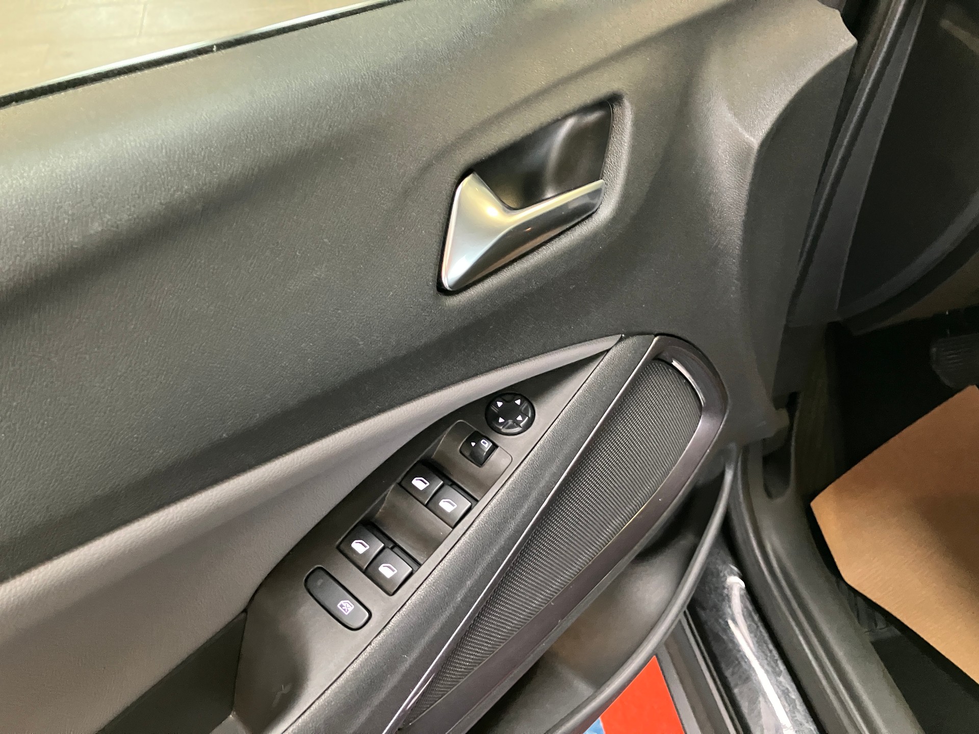 OPEL Crossland X 1.2i Enjoy Automatik-image-16