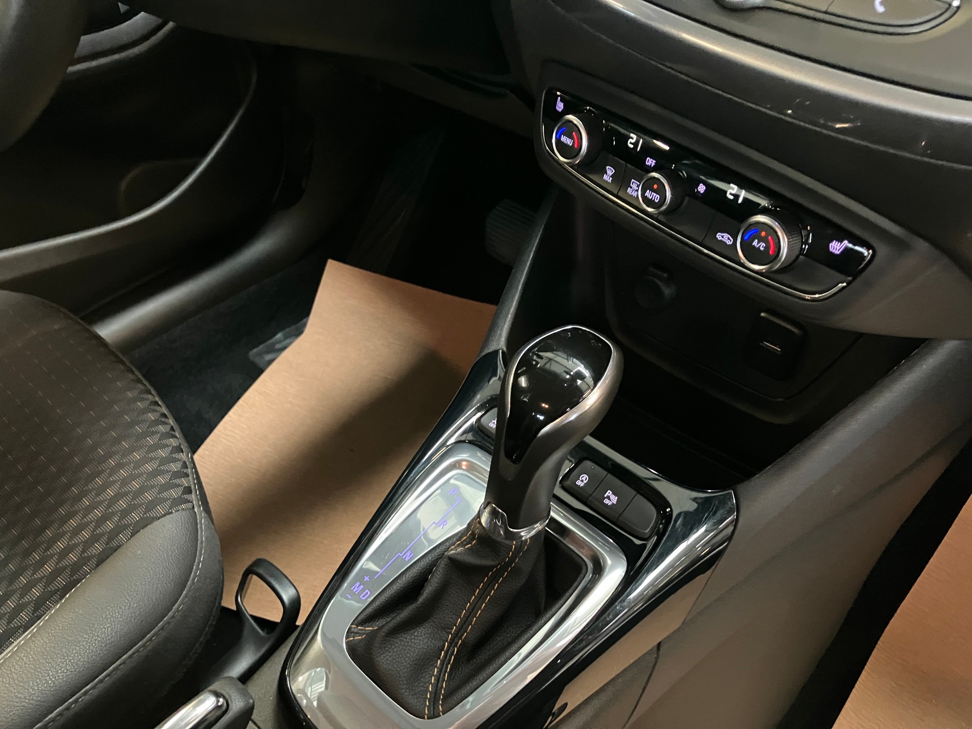 OPEL Crossland X 1.2i Enjoy Automatik-image-26