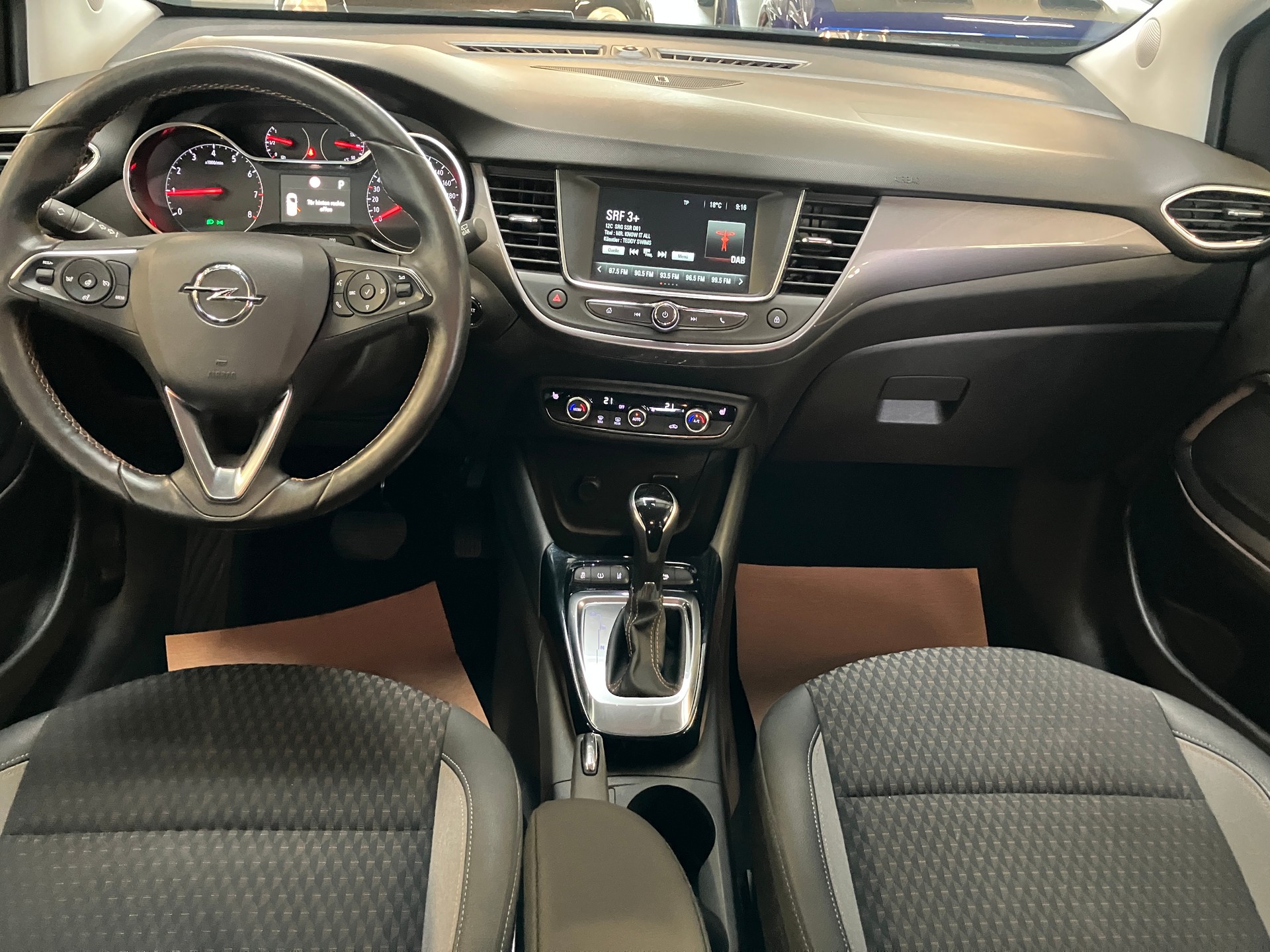 OPEL Crossland X 1.2i Enjoy Automatik-image-21