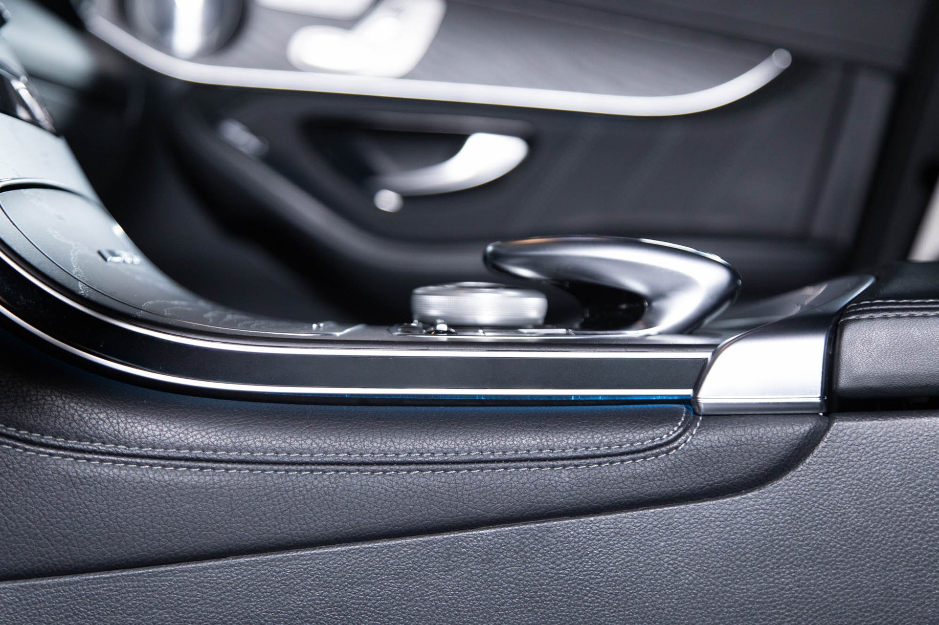 MERCEDES-BENZ GLC 63 S AMG 4Matic+ 9G-Tronic-image-18