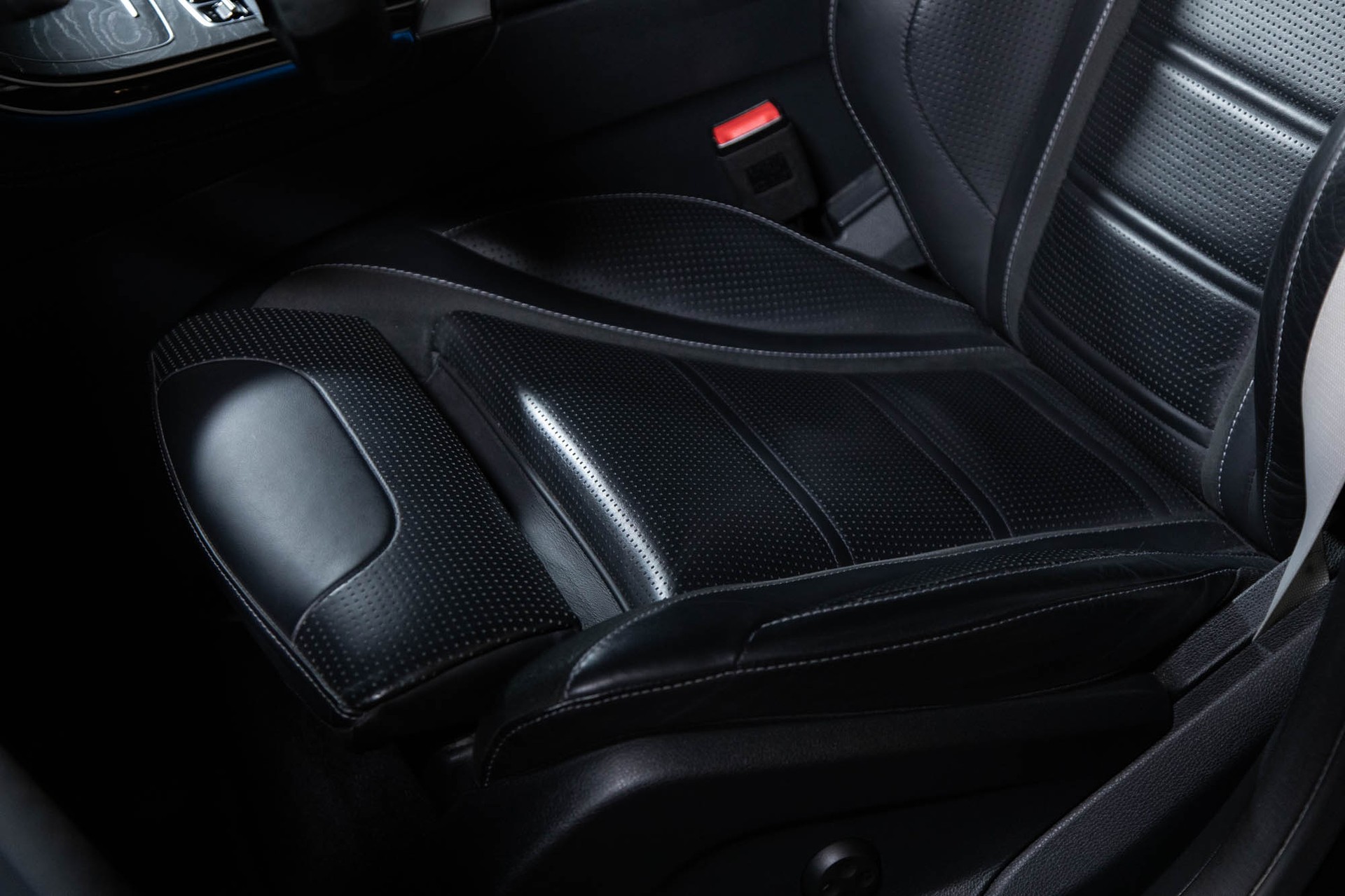 MERCEDES-BENZ GLC 63 S AMG 4Matic+ 9G-Tronic-image-21